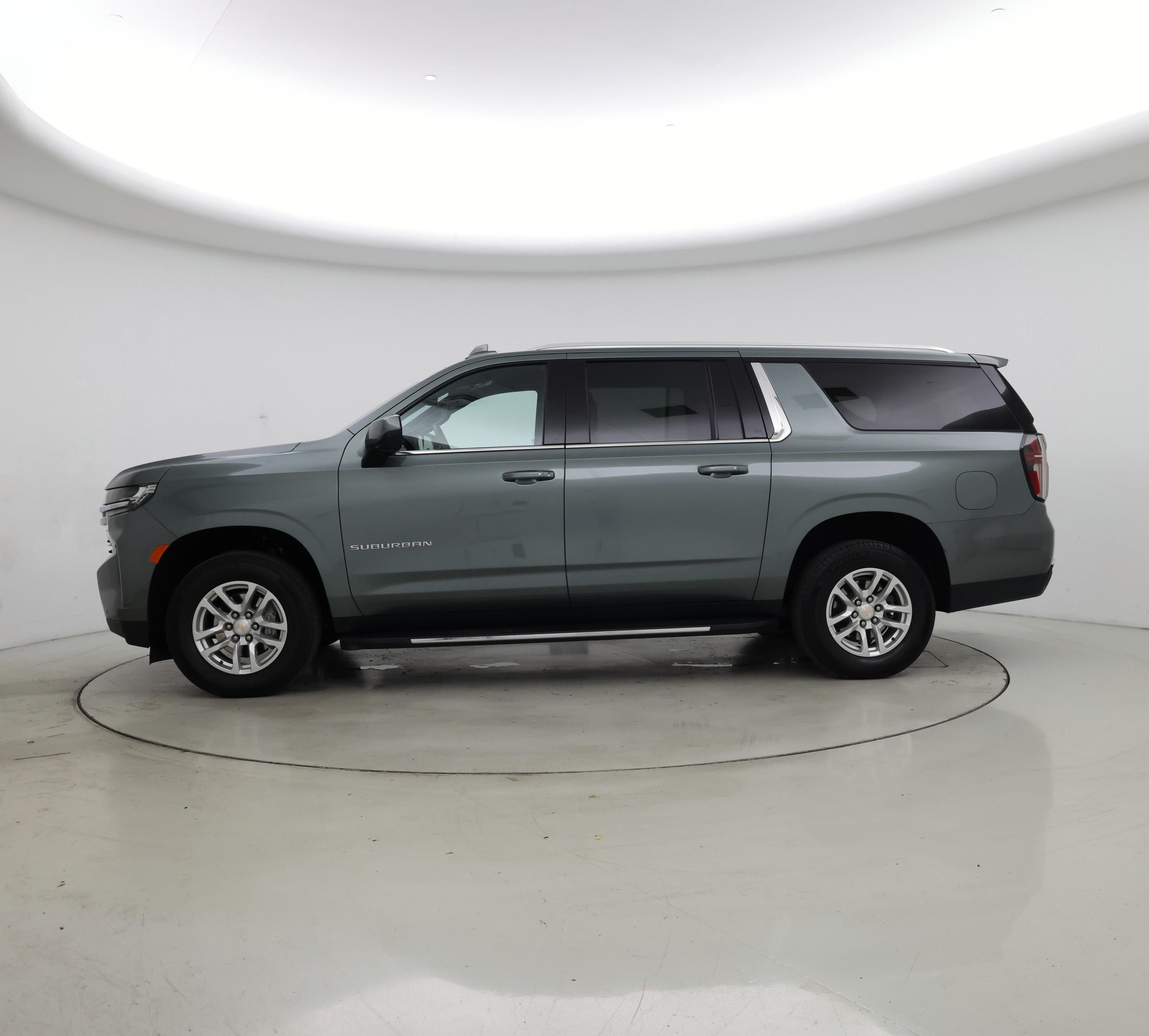 Thumbnail: 2024 Chevrolet Suburban - 3