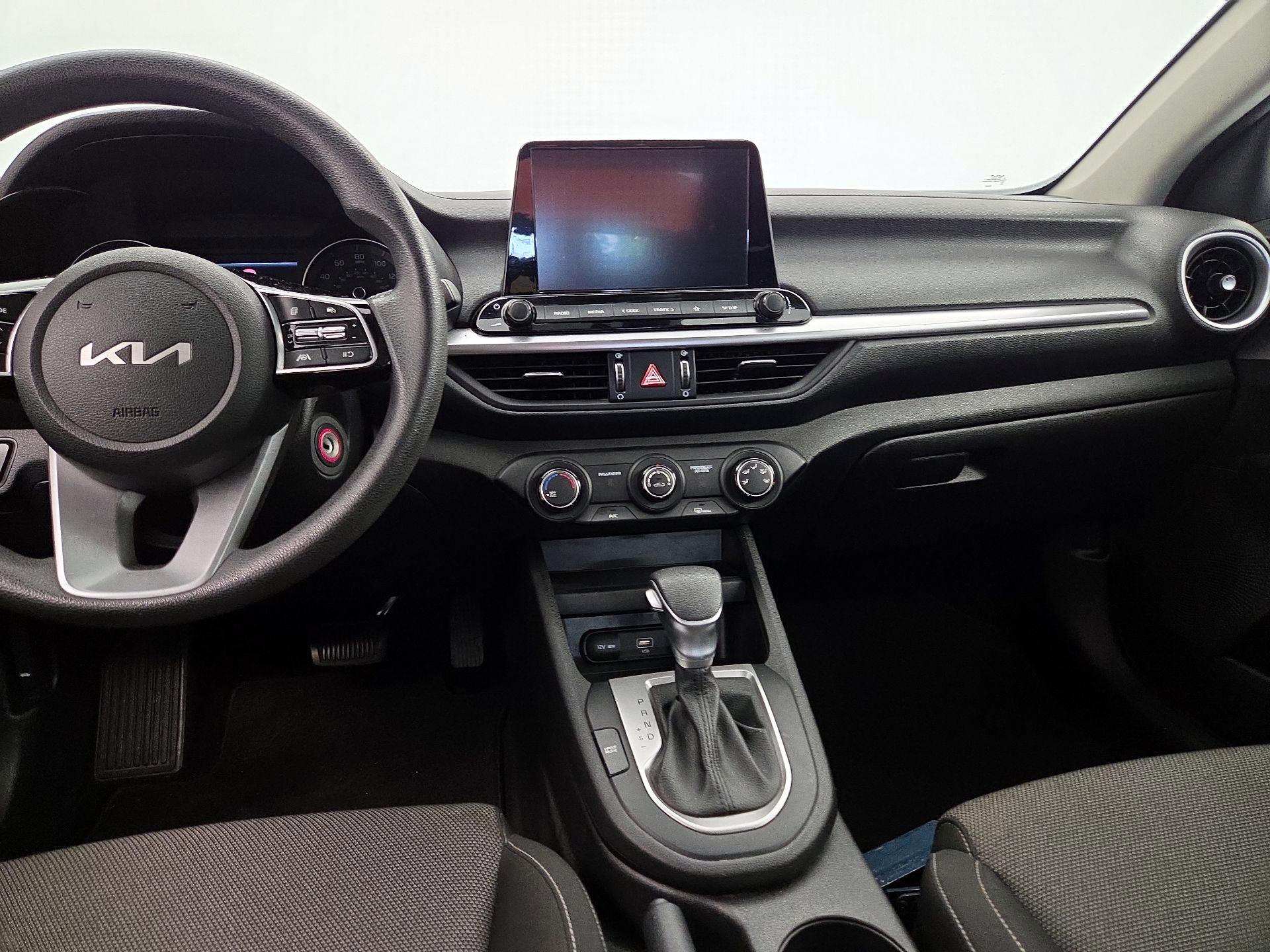 Thumbnail: 2022 Kia Forte - 9