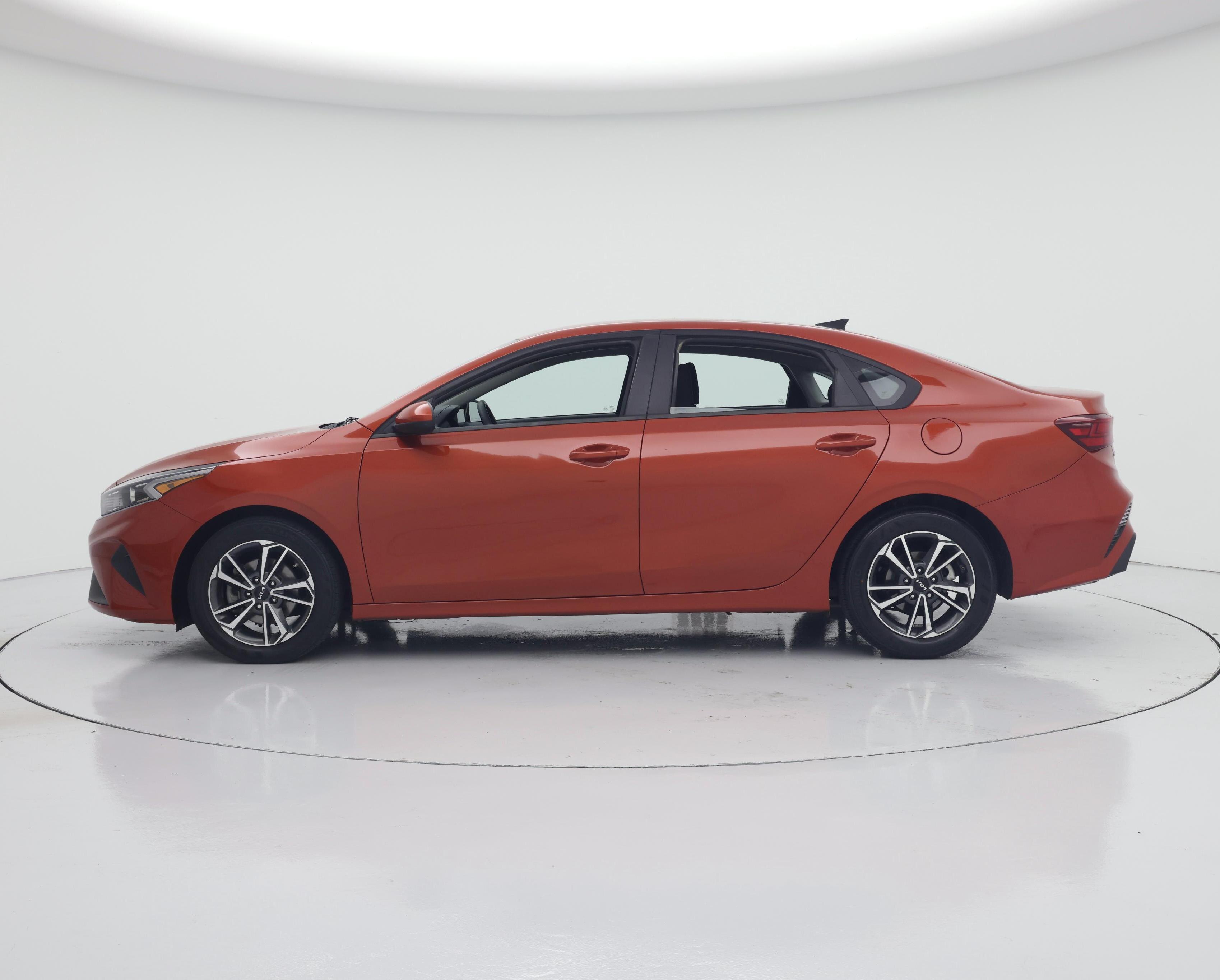 Thumbnail: 2022 Kia Forte - 3