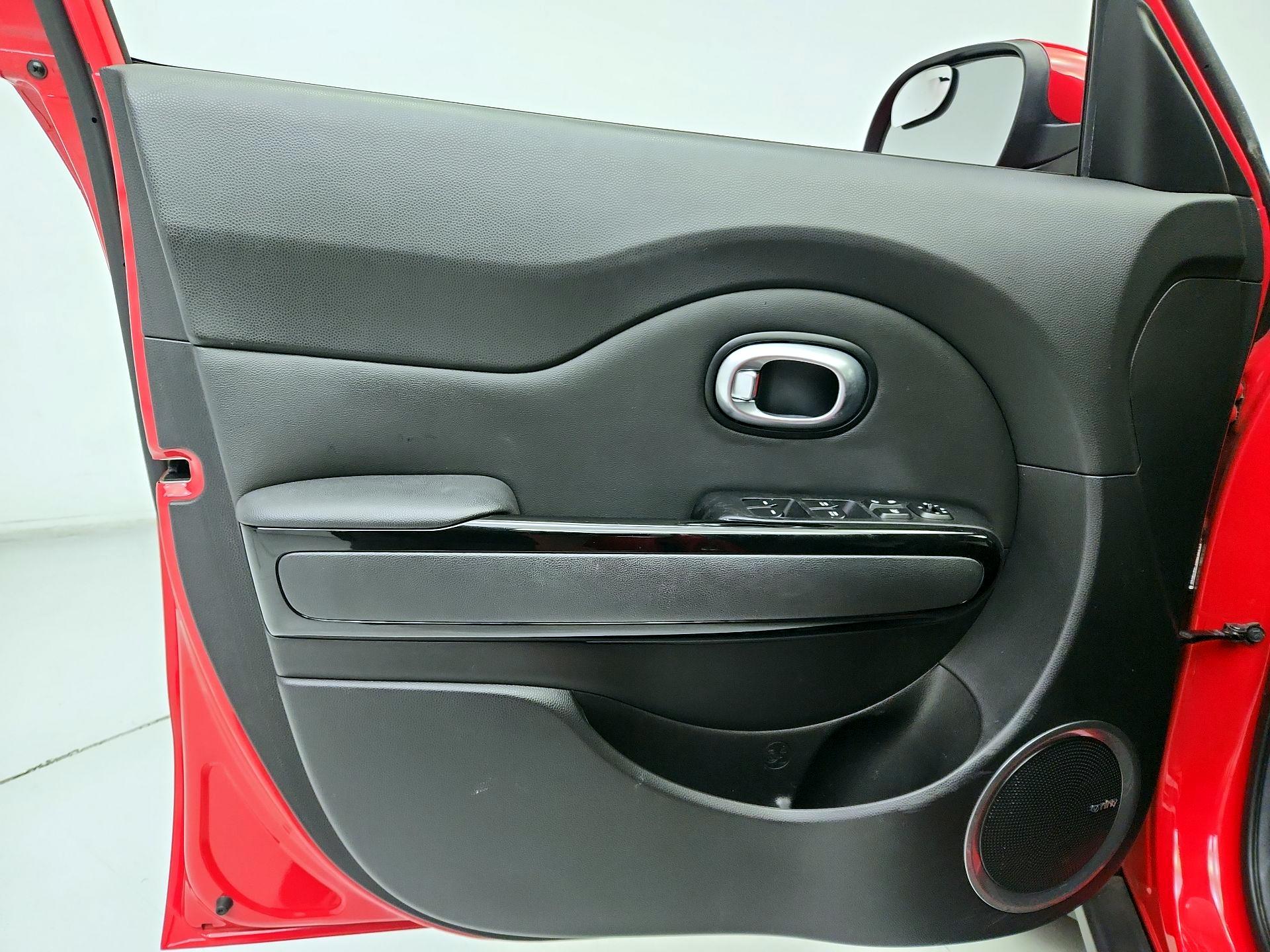 Thumbnail: 2016 Kia Soul - 12