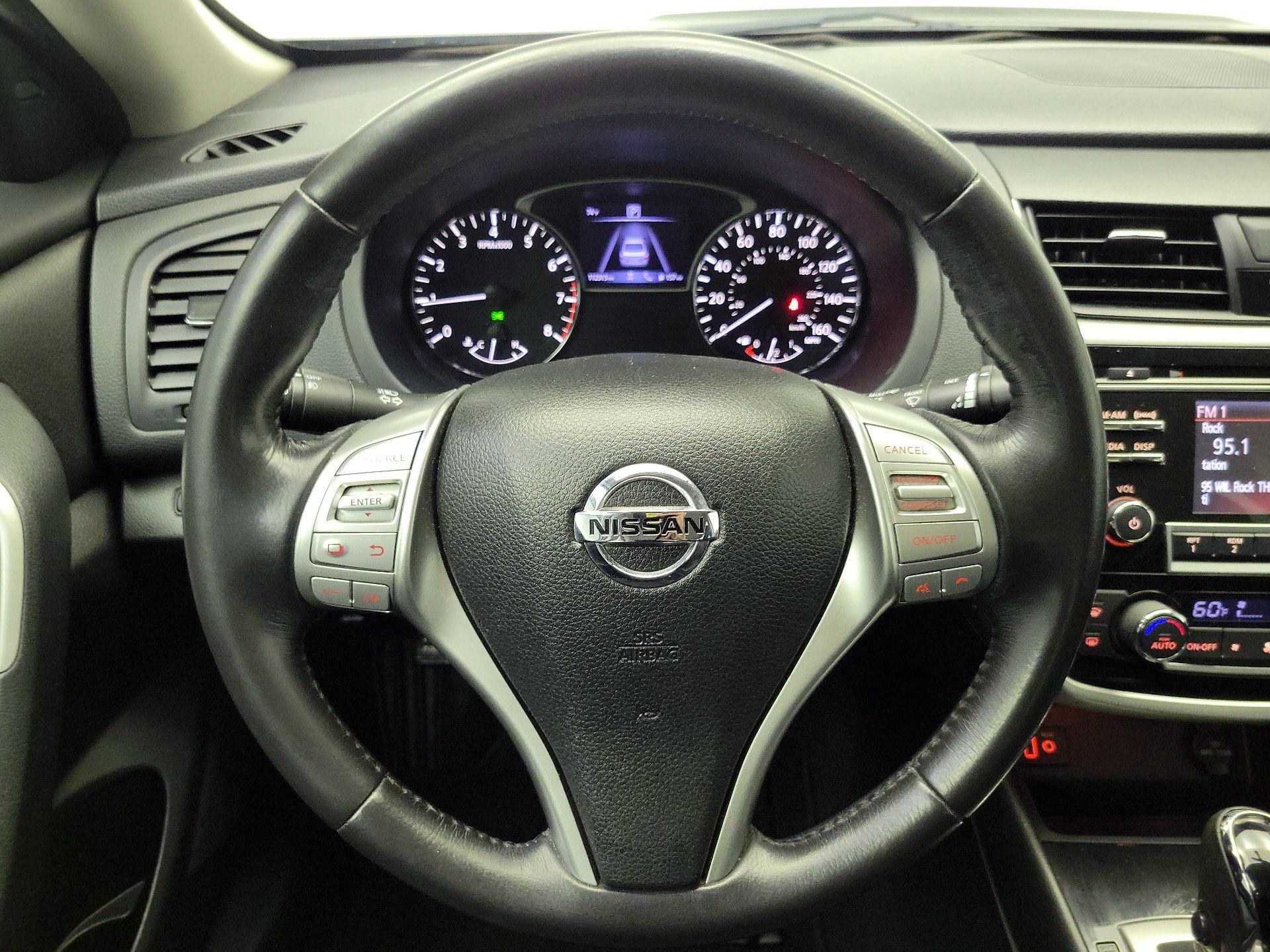Thumbnail: 2018 Nissan Altima - 10