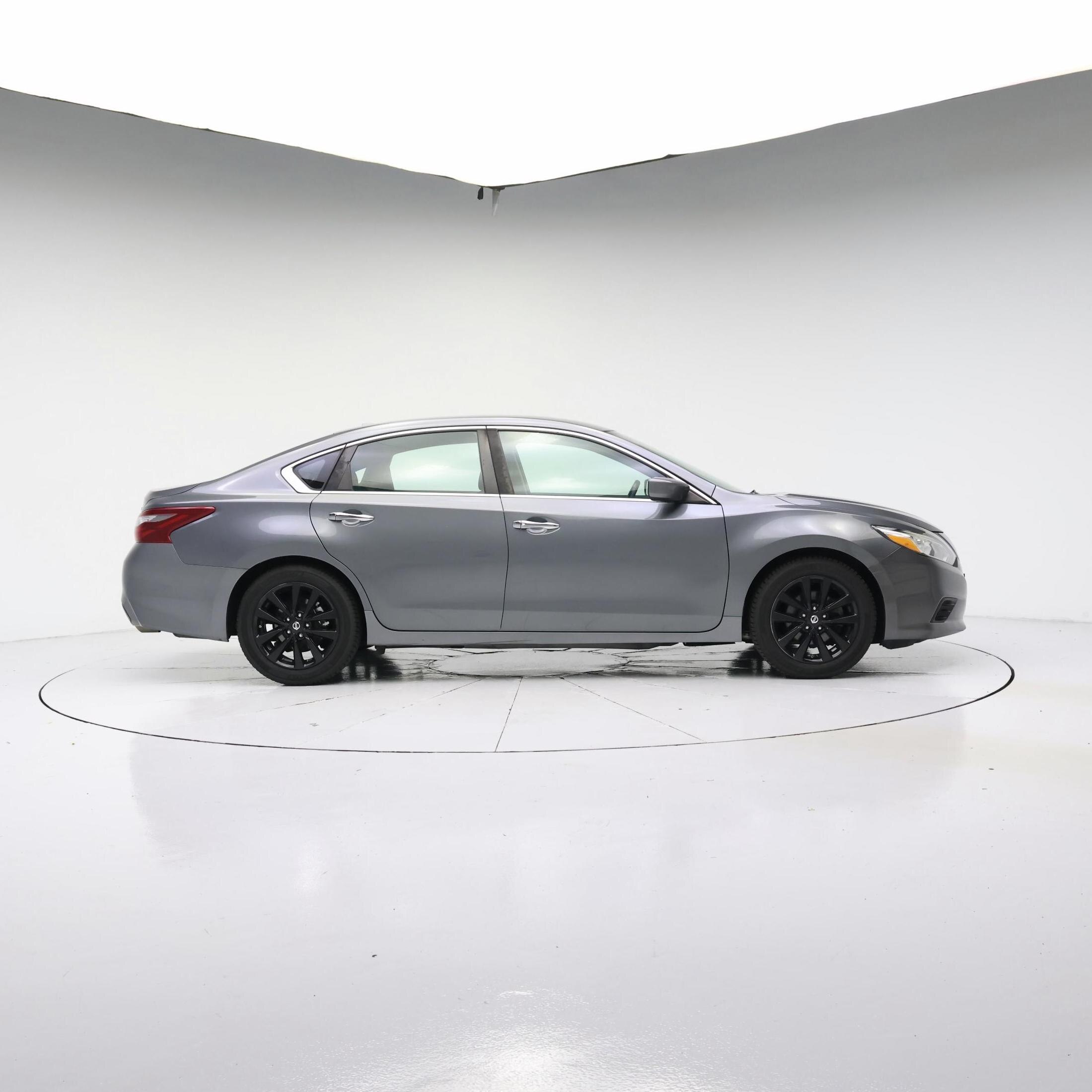 Thumbnail: 2018 Nissan Altima - 7