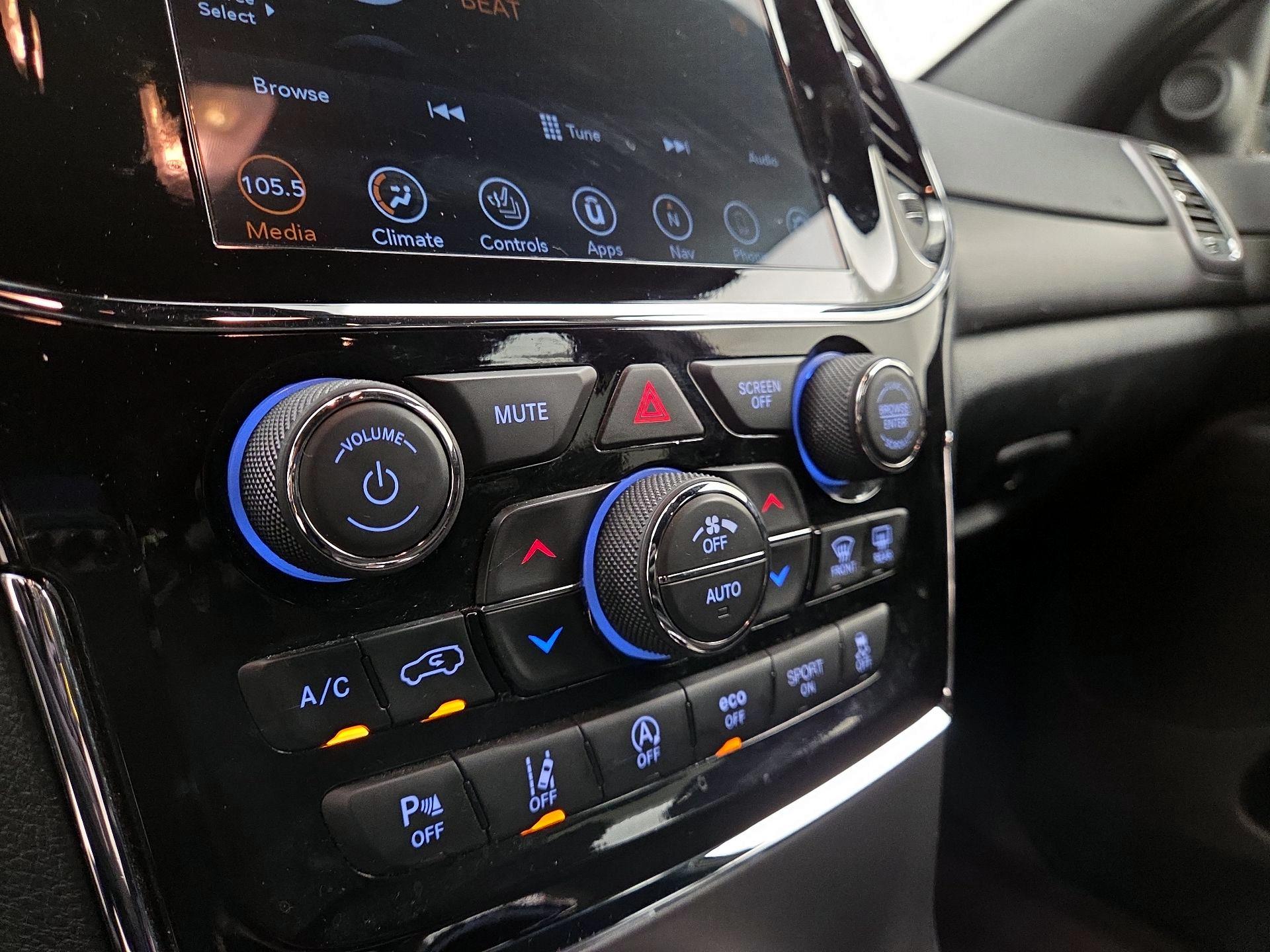 Thumbnail: 2021 Jeep Grand Cherokee - 17