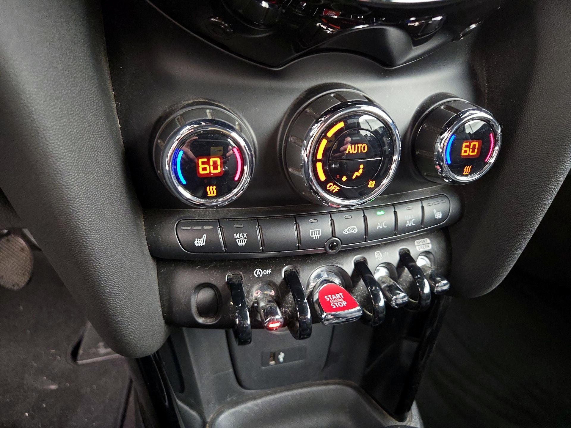 Thumbnail: 2019 MINI Cooper - 16