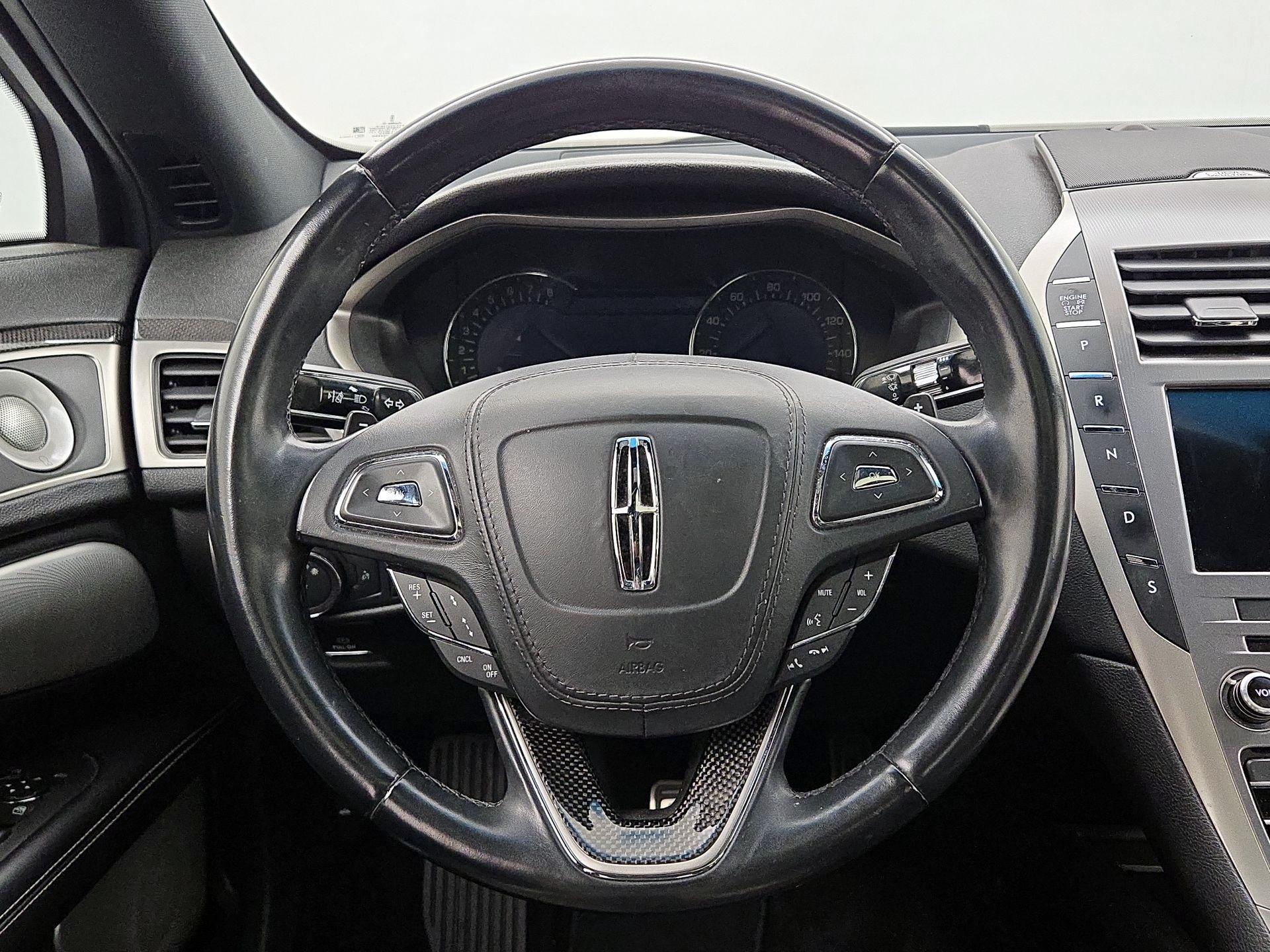 Thumbnail: 2017 Lincoln MKZ - 10