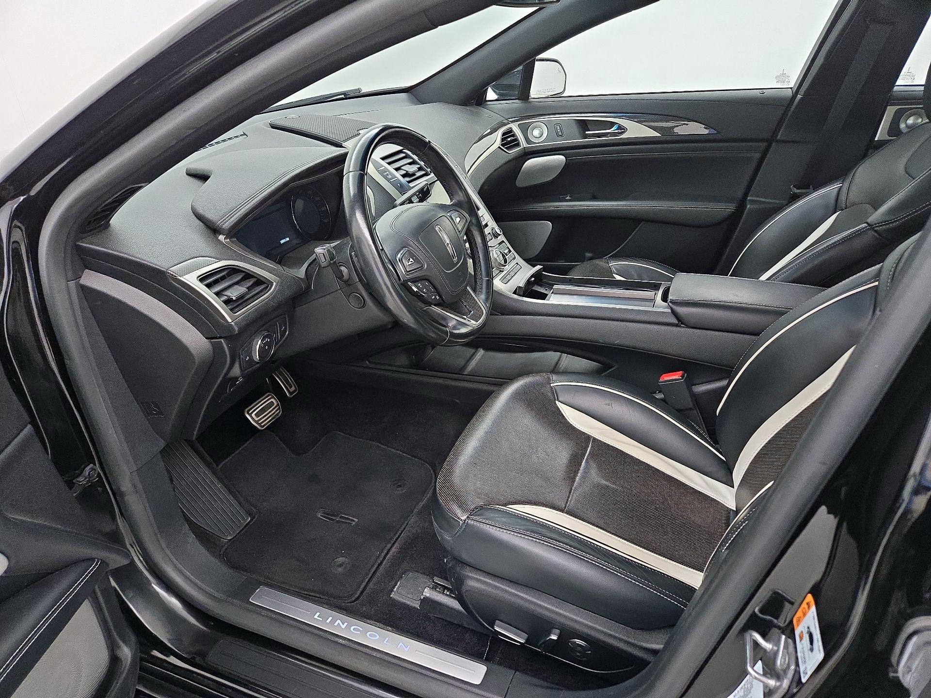 Thumbnail: 2017 Lincoln MKZ - 11