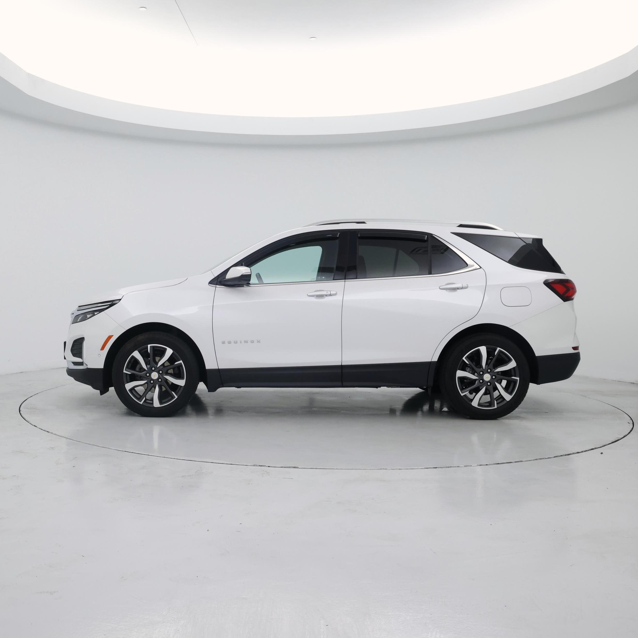 Thumbnail: 2024 Chevrolet Equinox - 3