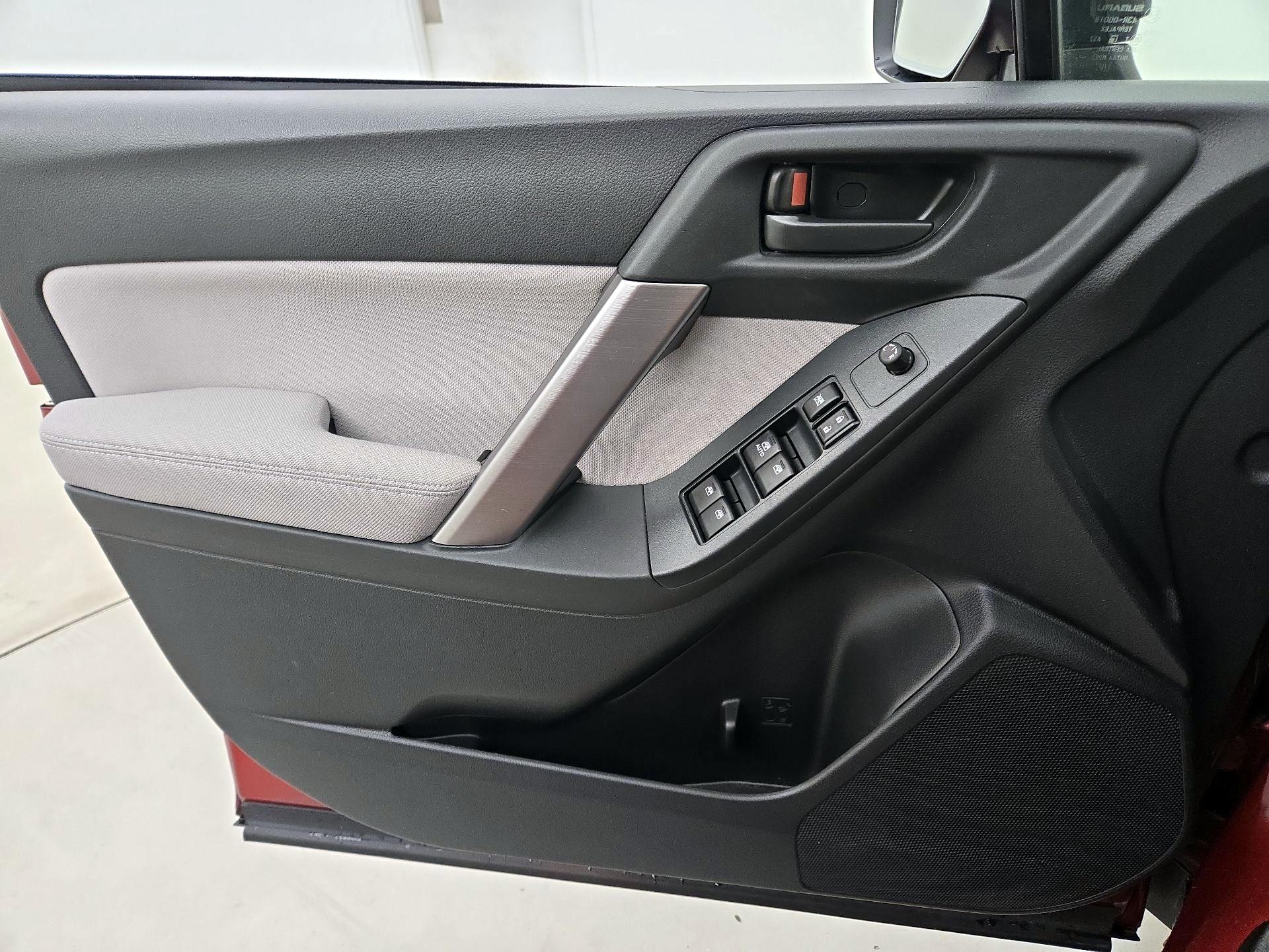 Thumbnail: 2015 Subaru Forester - 12