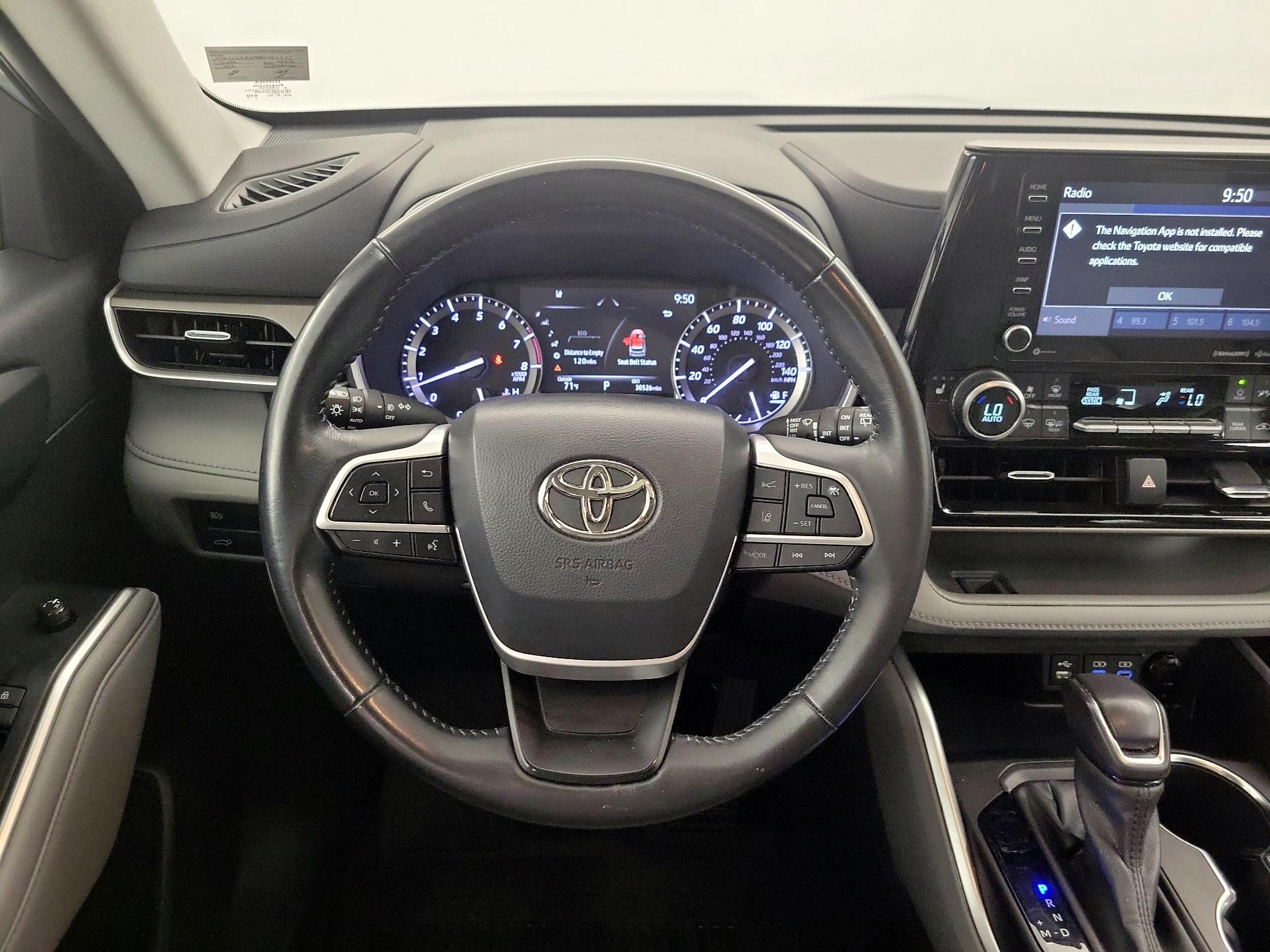 Thumbnail: 2022 Toyota Highlander - 10