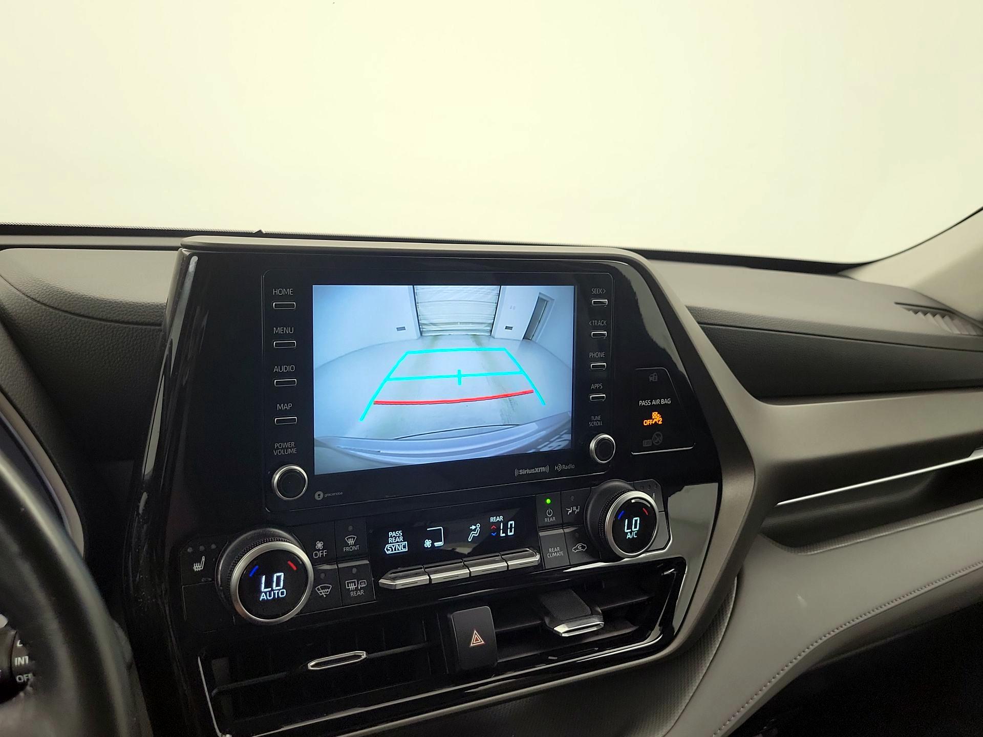 Thumbnail: 2022 Toyota Highlander - 14