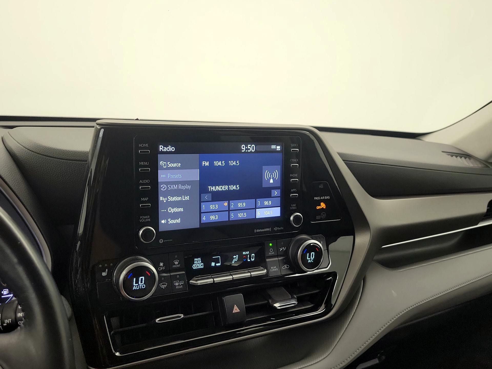 Thumbnail: 2022 Toyota Highlander - 15