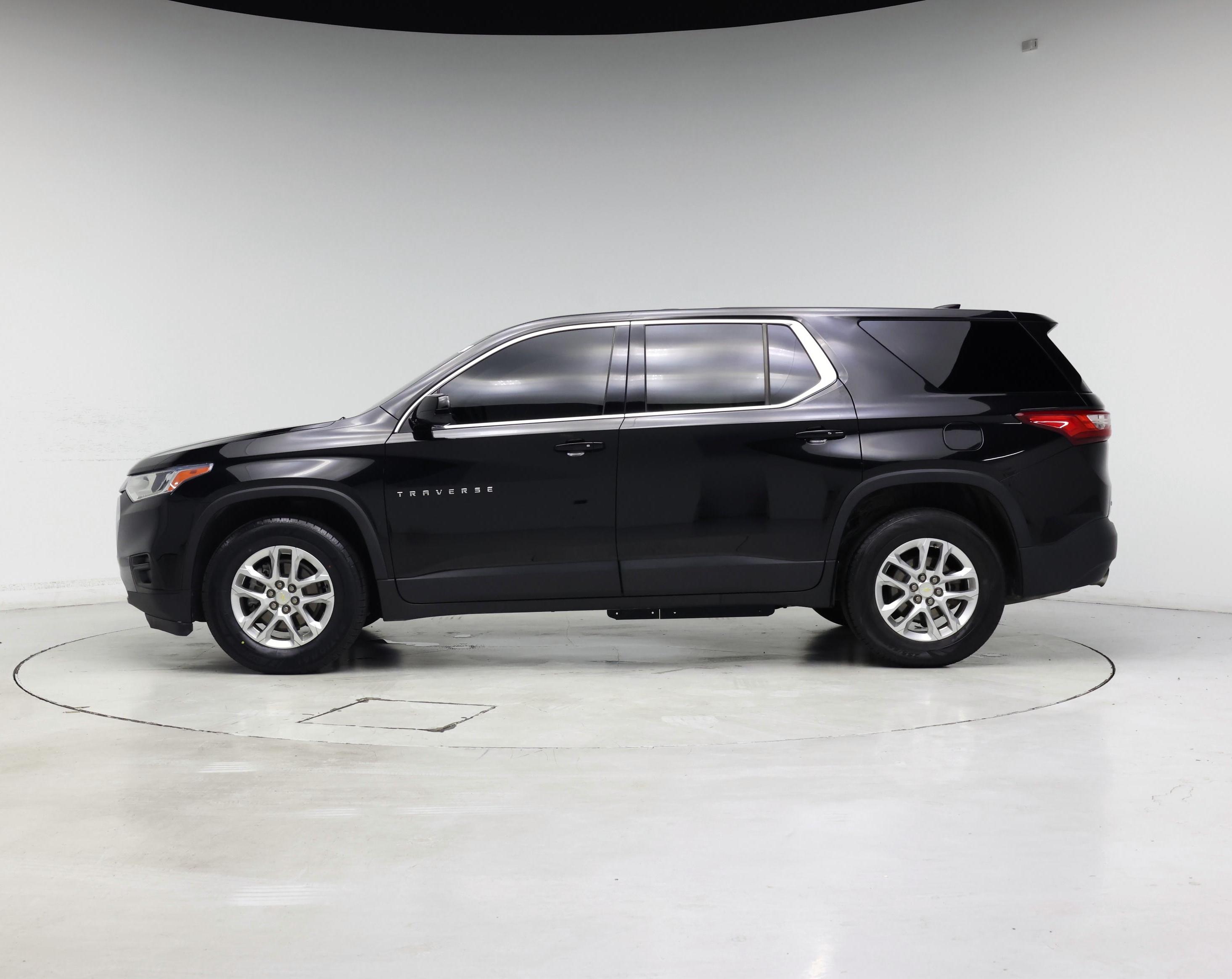 Thumbnail: 2021 Chevrolet Traverse - 3