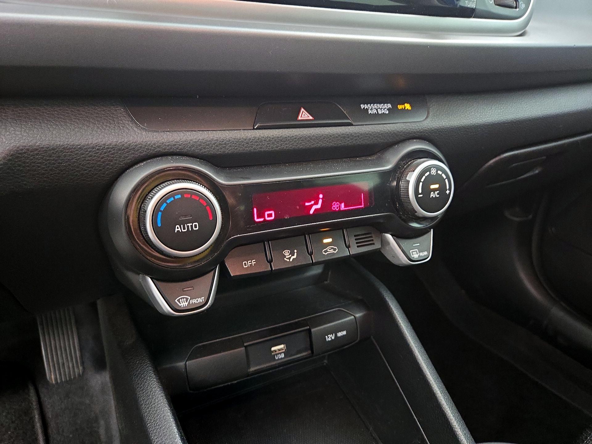 Thumbnail: 2021 Kia Rio5 - 16