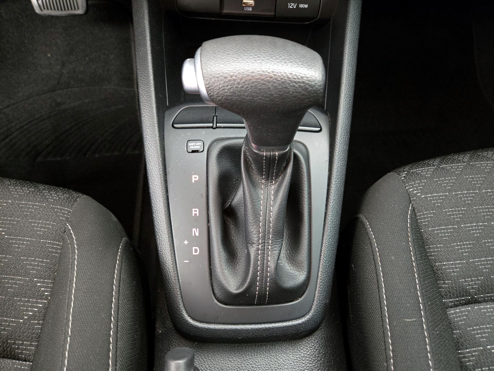 Thumbnail: 2021 Kia Rio5 - 17