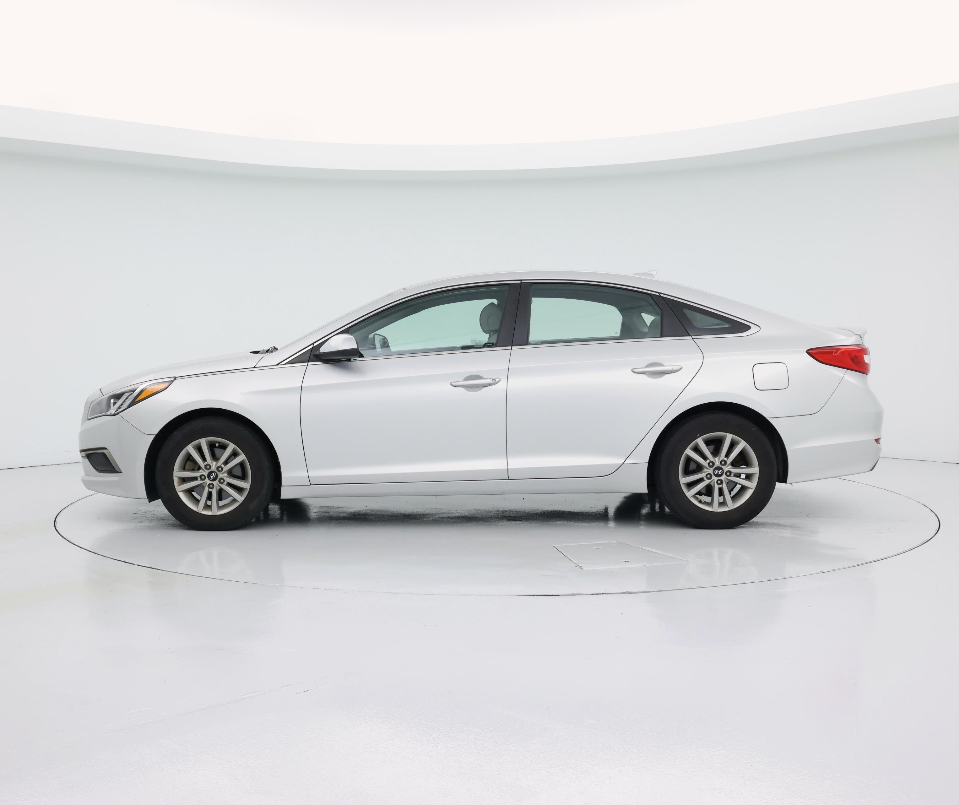 Thumbnail: 2016 Hyundai Sonata - 3