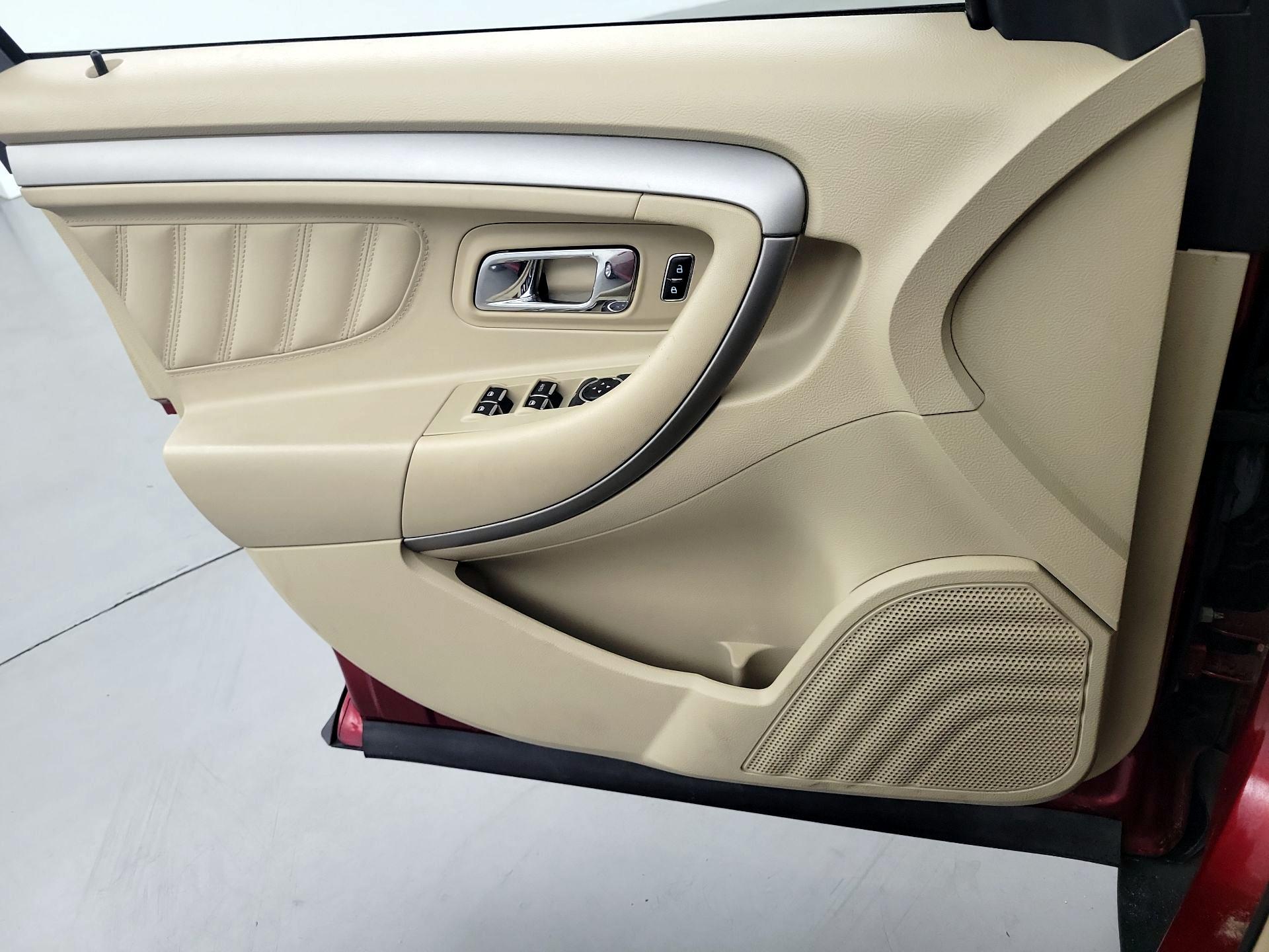 Thumbnail: 2015 Ford Taurus - 12