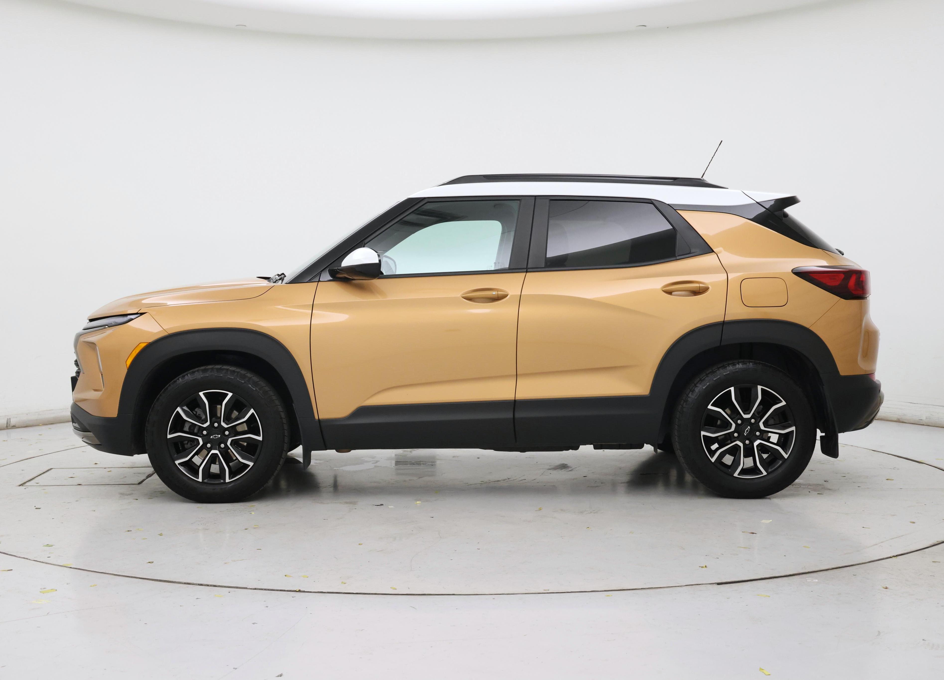 Thumbnail: 2024 Chevrolet TrailBlazer - 3