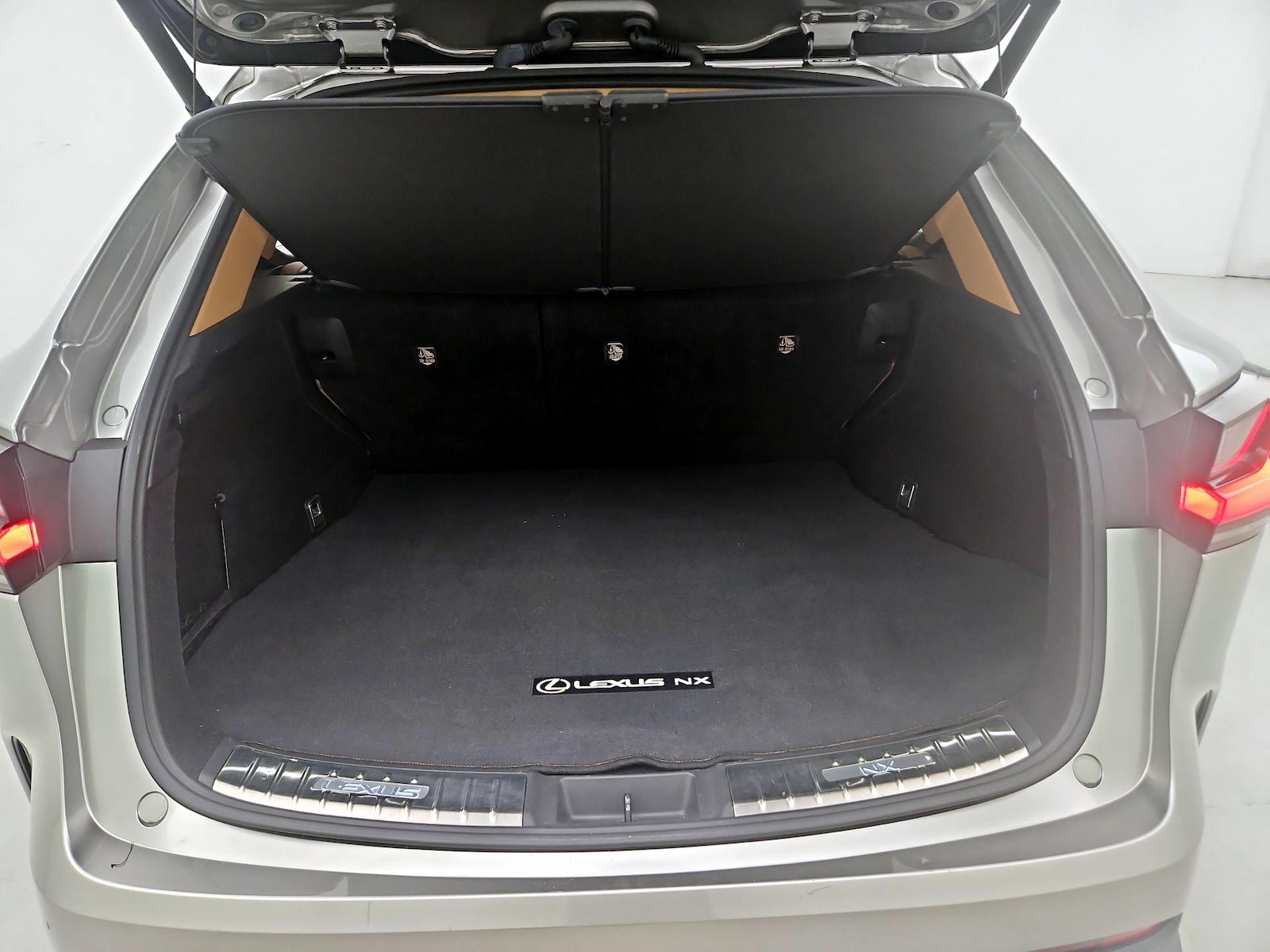 2023 Lexus NX 250 - Photo 19