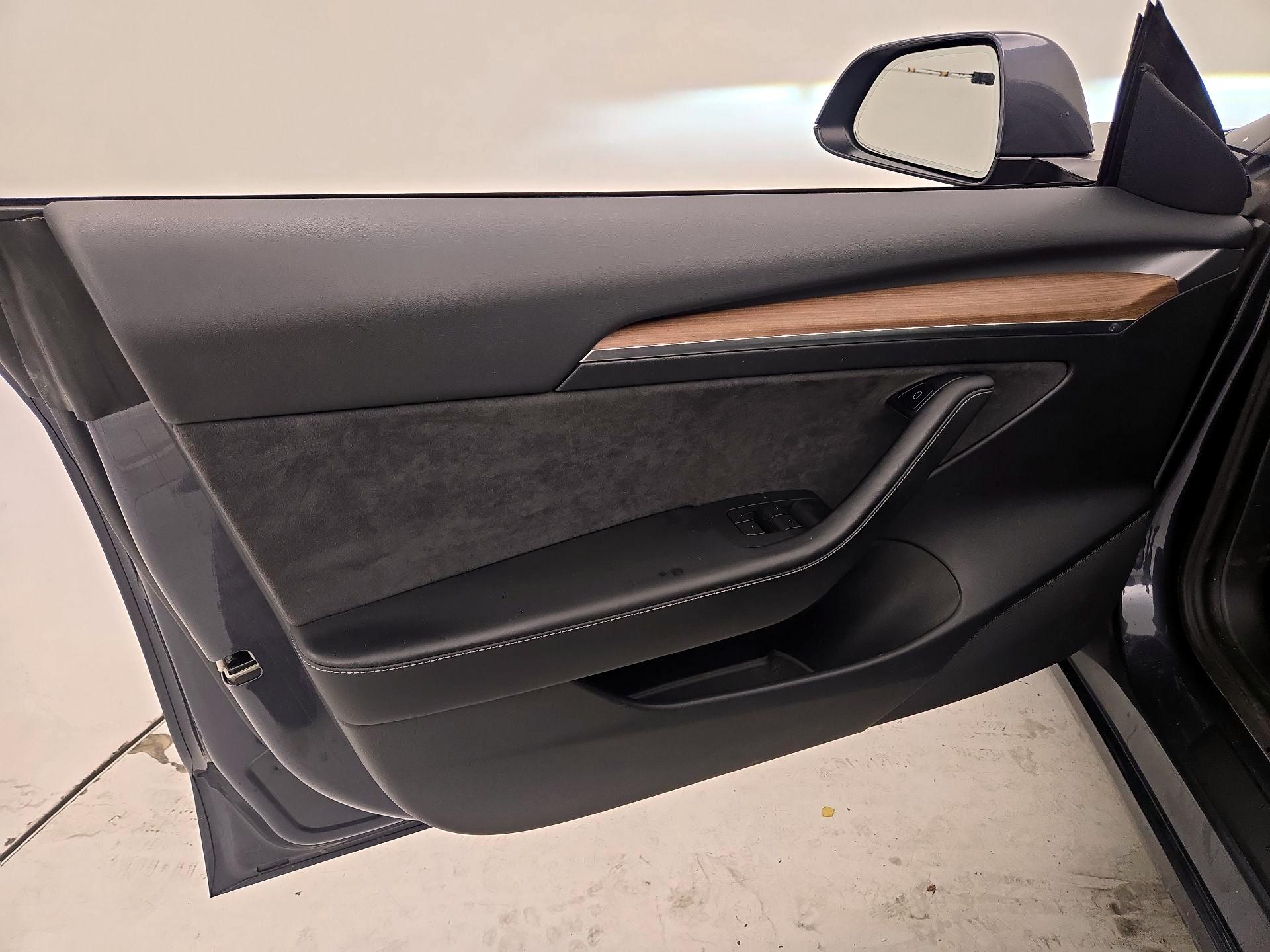 Thumbnail: 2021 Tesla Model 3 - 12