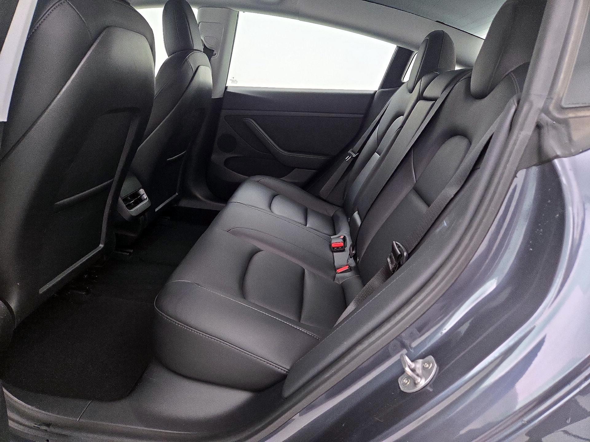Thumbnail: 2021 Tesla Model 3 - 17