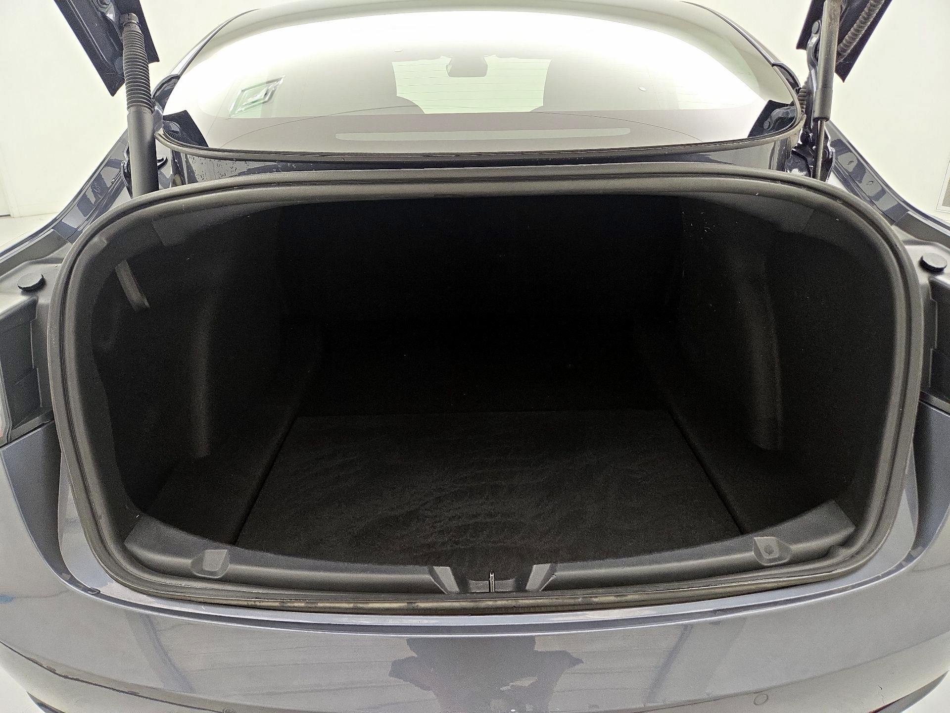Thumbnail: 2021 Tesla Model 3 - 18