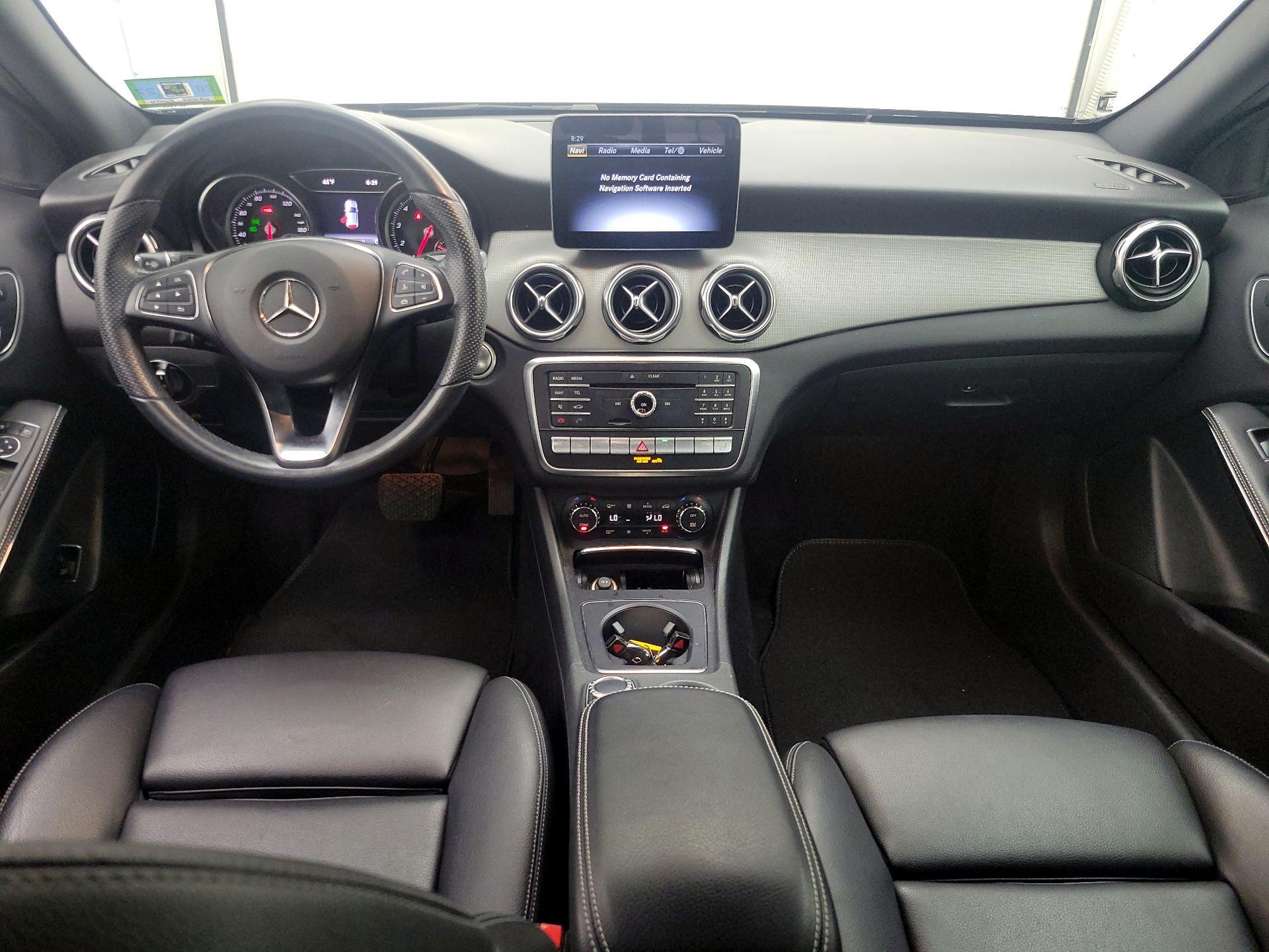 Thumbnail: 2019 Mercedes-Benz GLA - 9