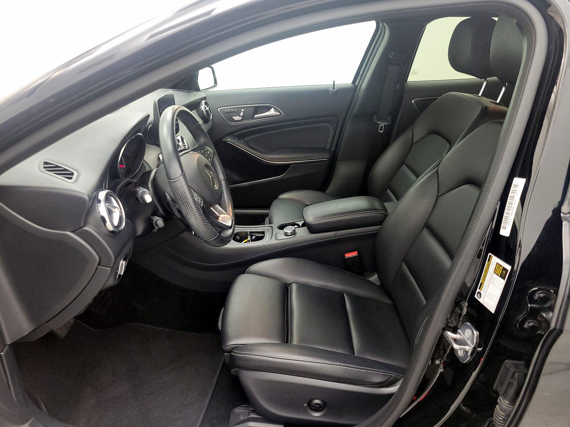 Thumbnail: 2019 Mercedes-Benz GLA - 11