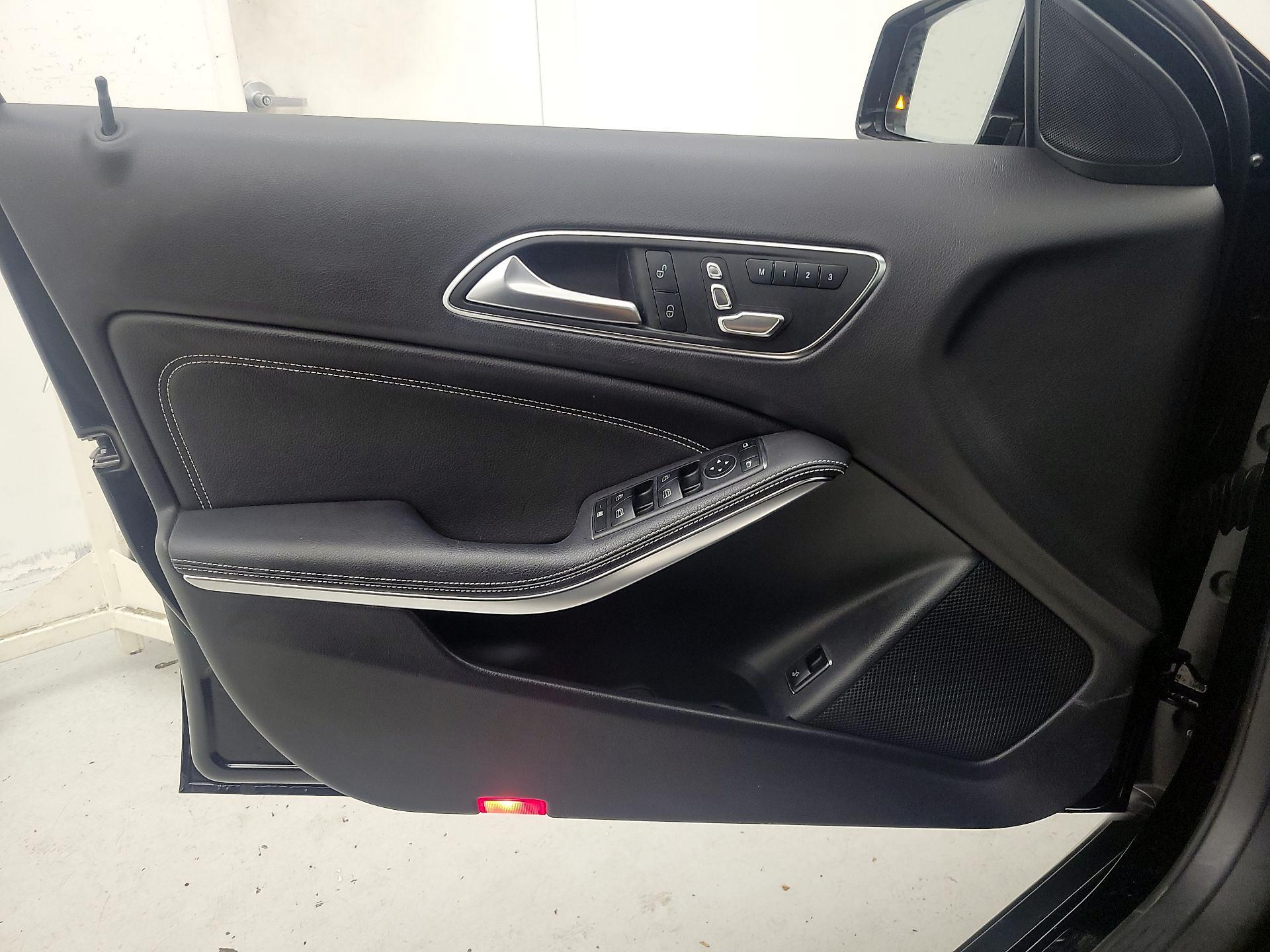 Thumbnail: 2019 Mercedes-Benz GLA - 12