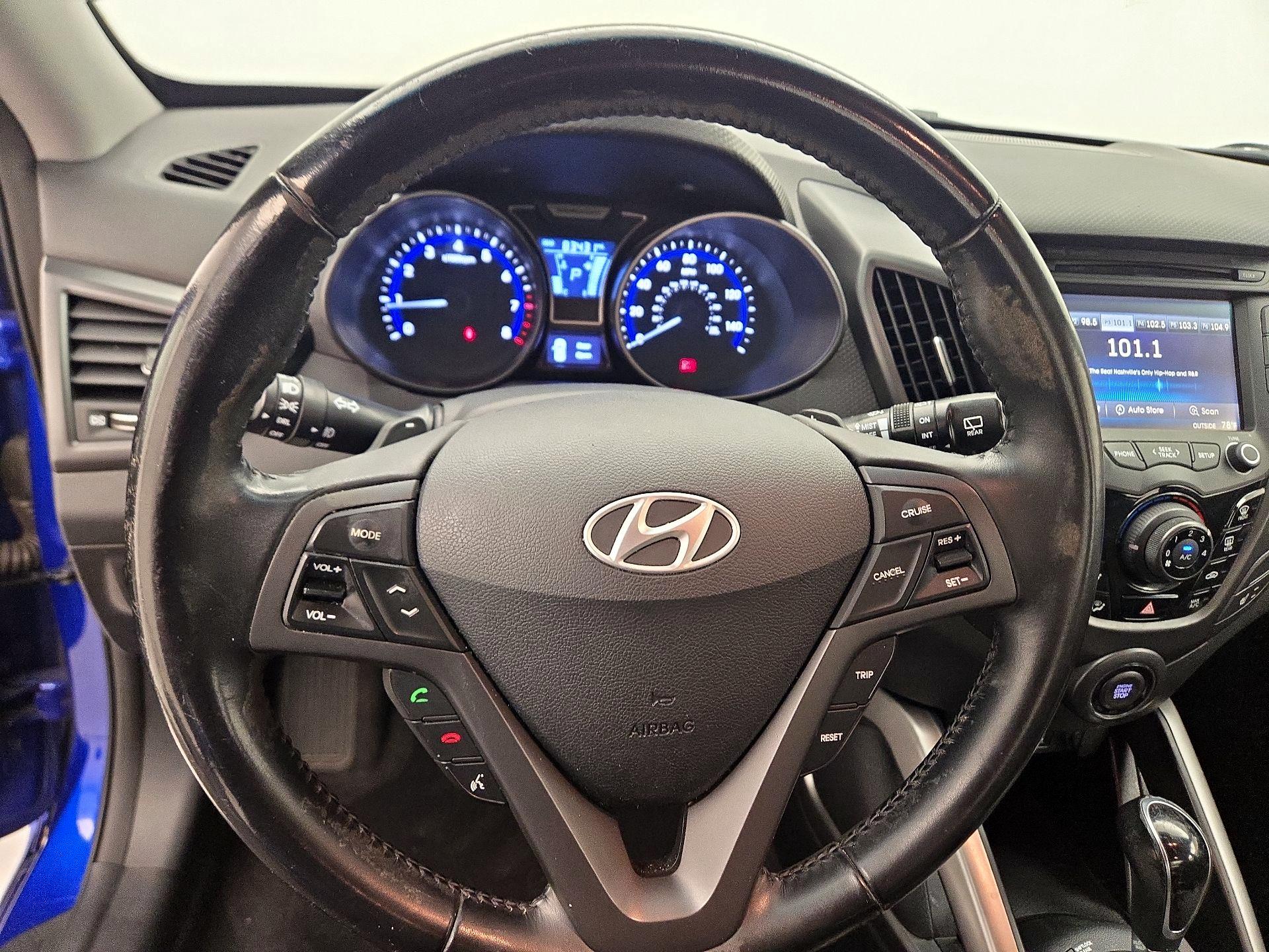 Thumbnail: 2015 Hyundai Veloster - 10