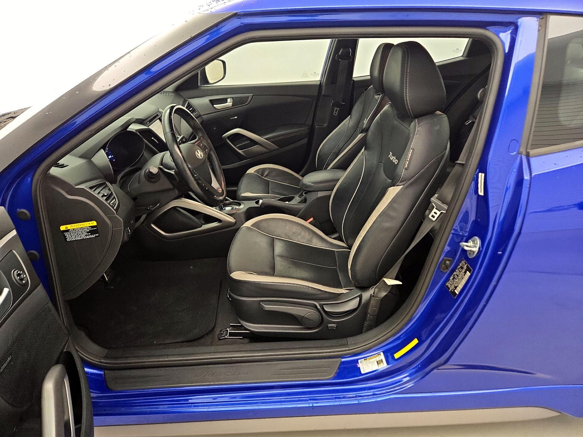 Thumbnail: 2015 Hyundai Veloster - 11