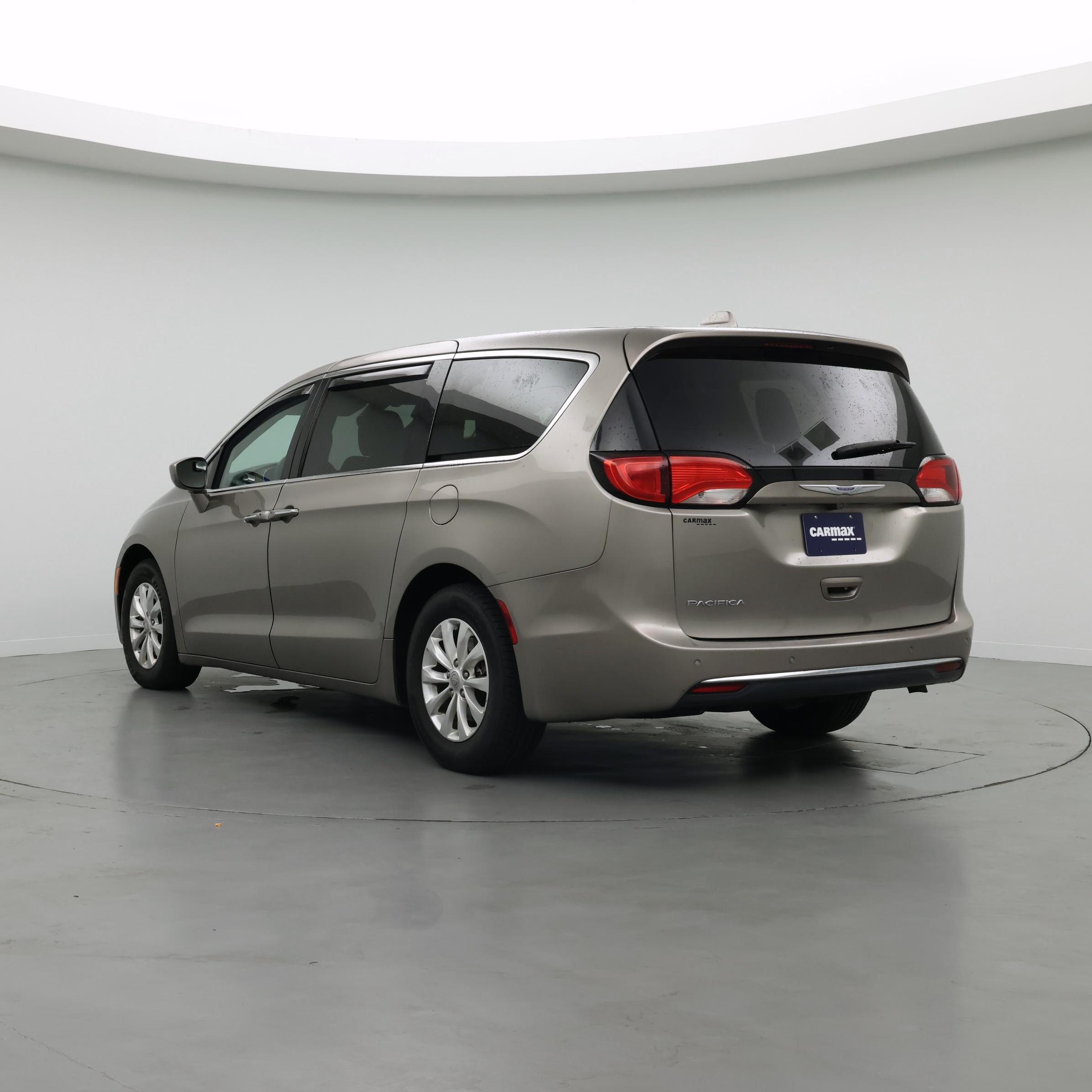 Thumbnail: 2018 Chrysler Pacifica - 2