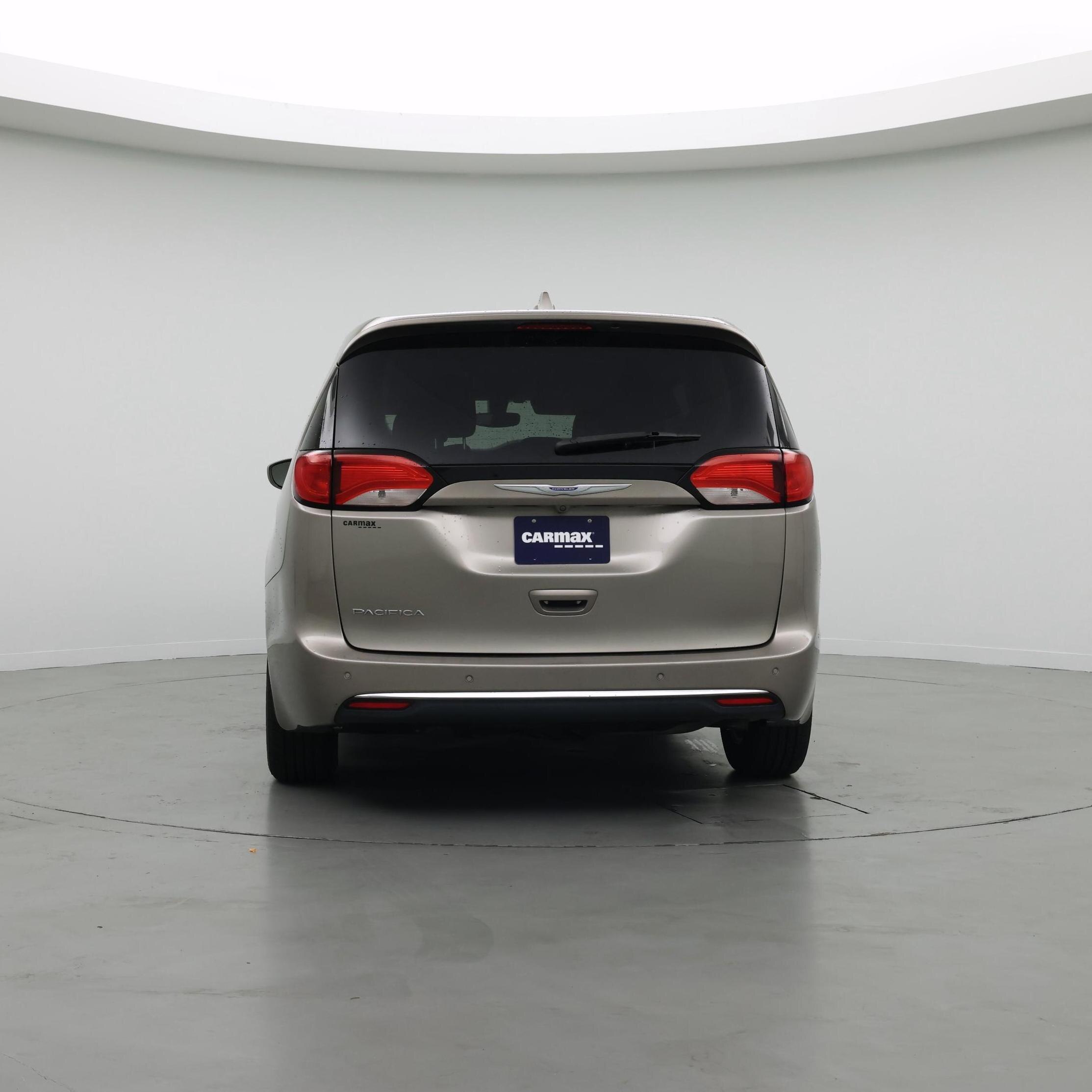 Thumbnail: 2018 Chrysler Pacifica - 6