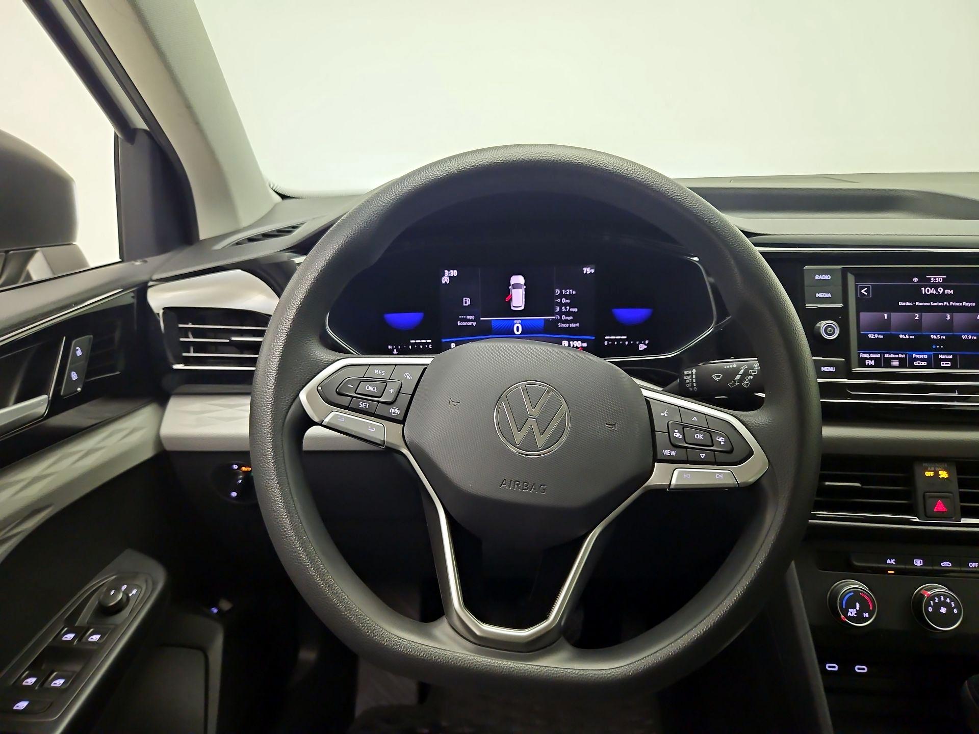 Thumbnail: 2022 Volkswagen Taos - 10