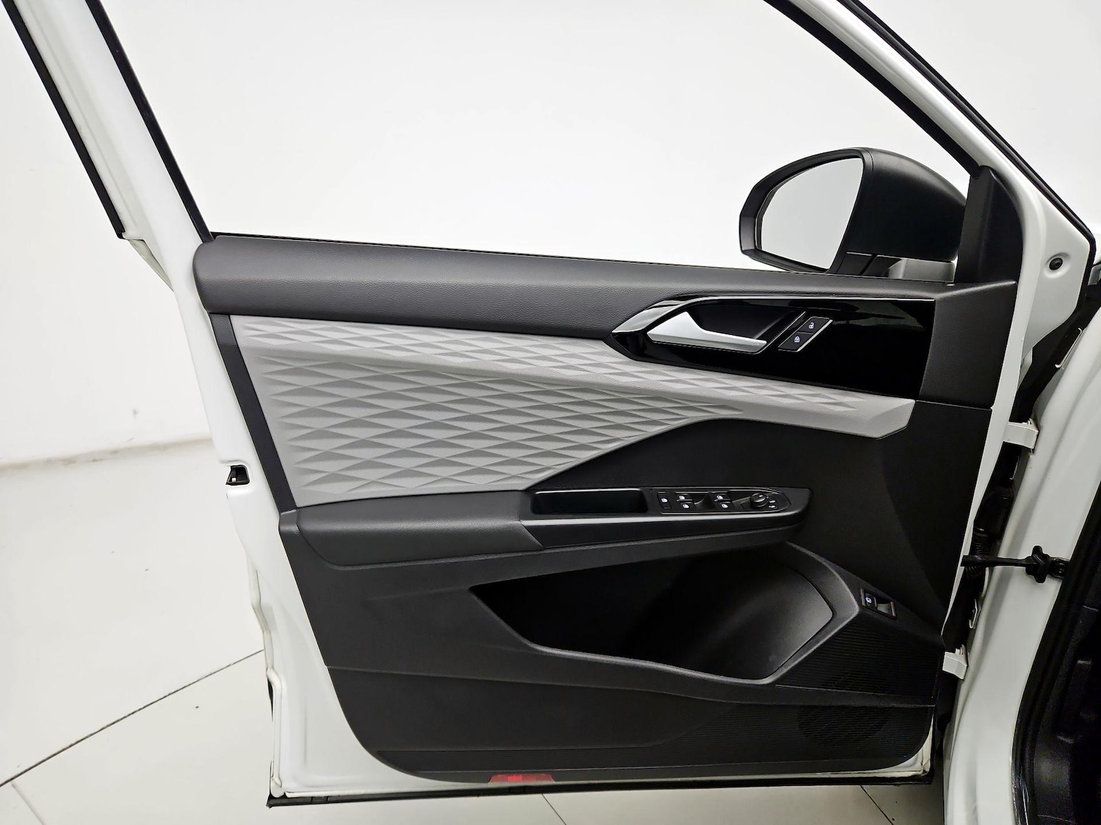 2022 Volkswagen Taos S - Photo 13