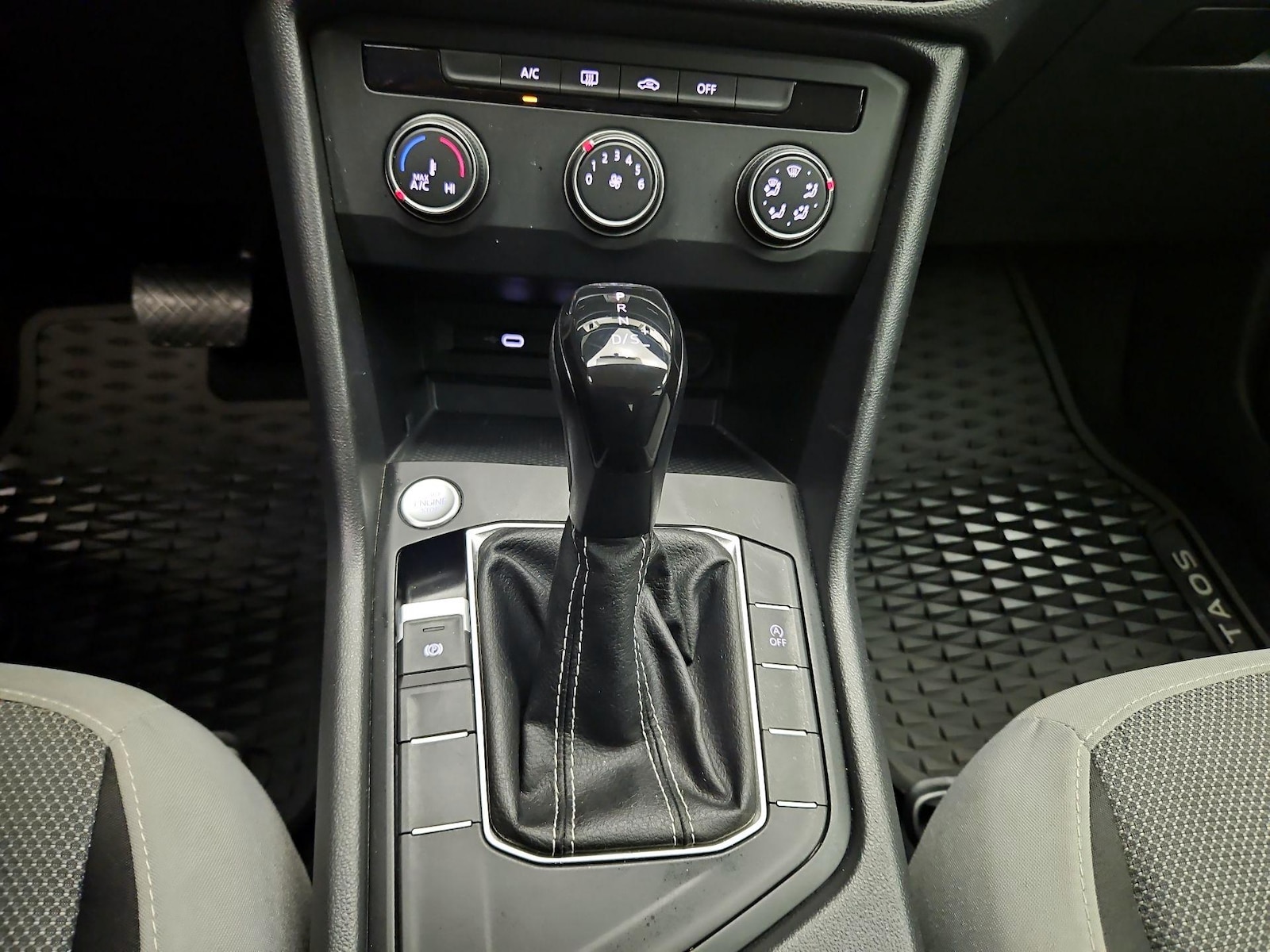 2022 Volkswagen Taos S - Photo 17