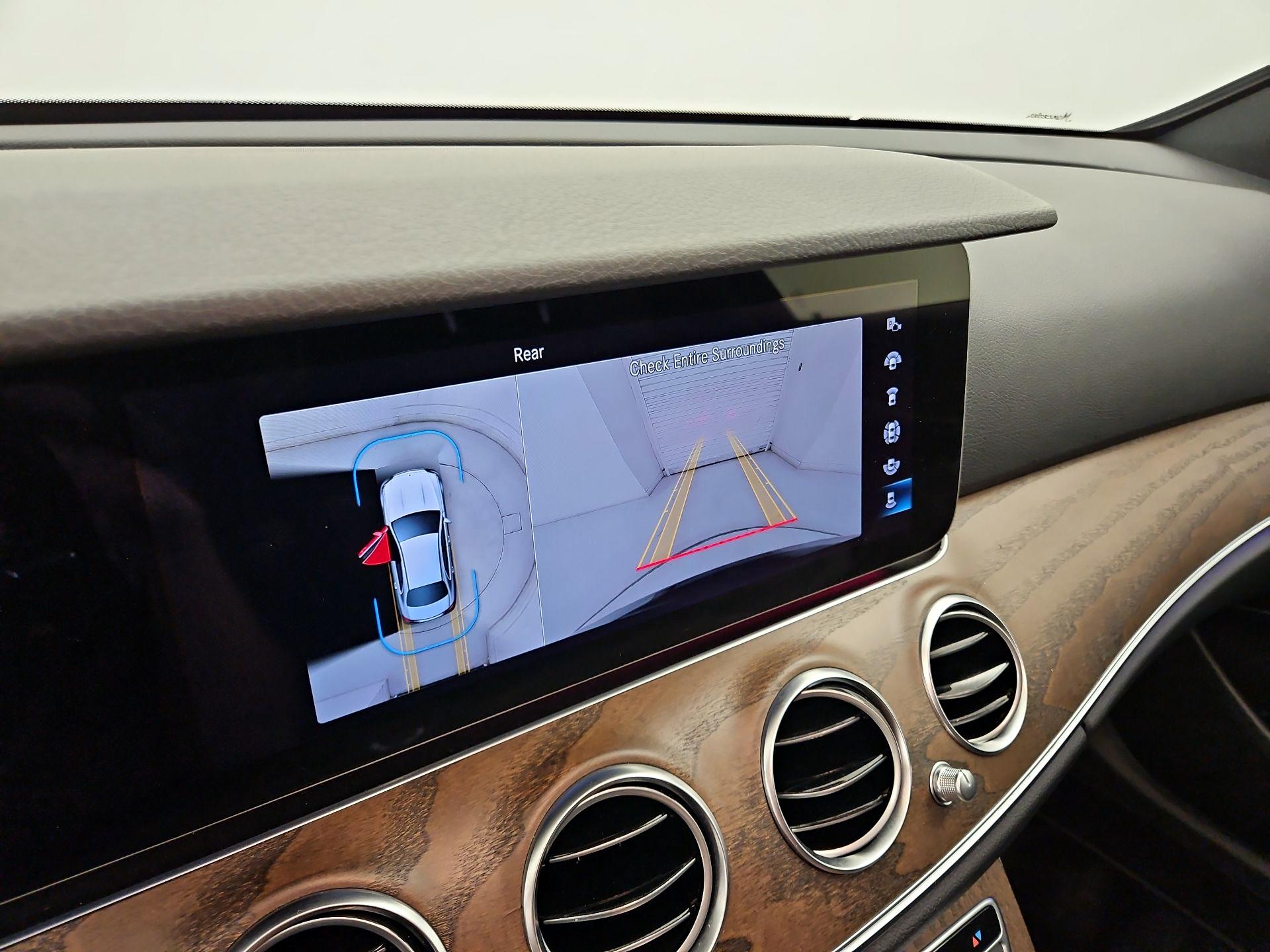 Thumbnail: 2022 Mercedes-Benz E-Class - 15