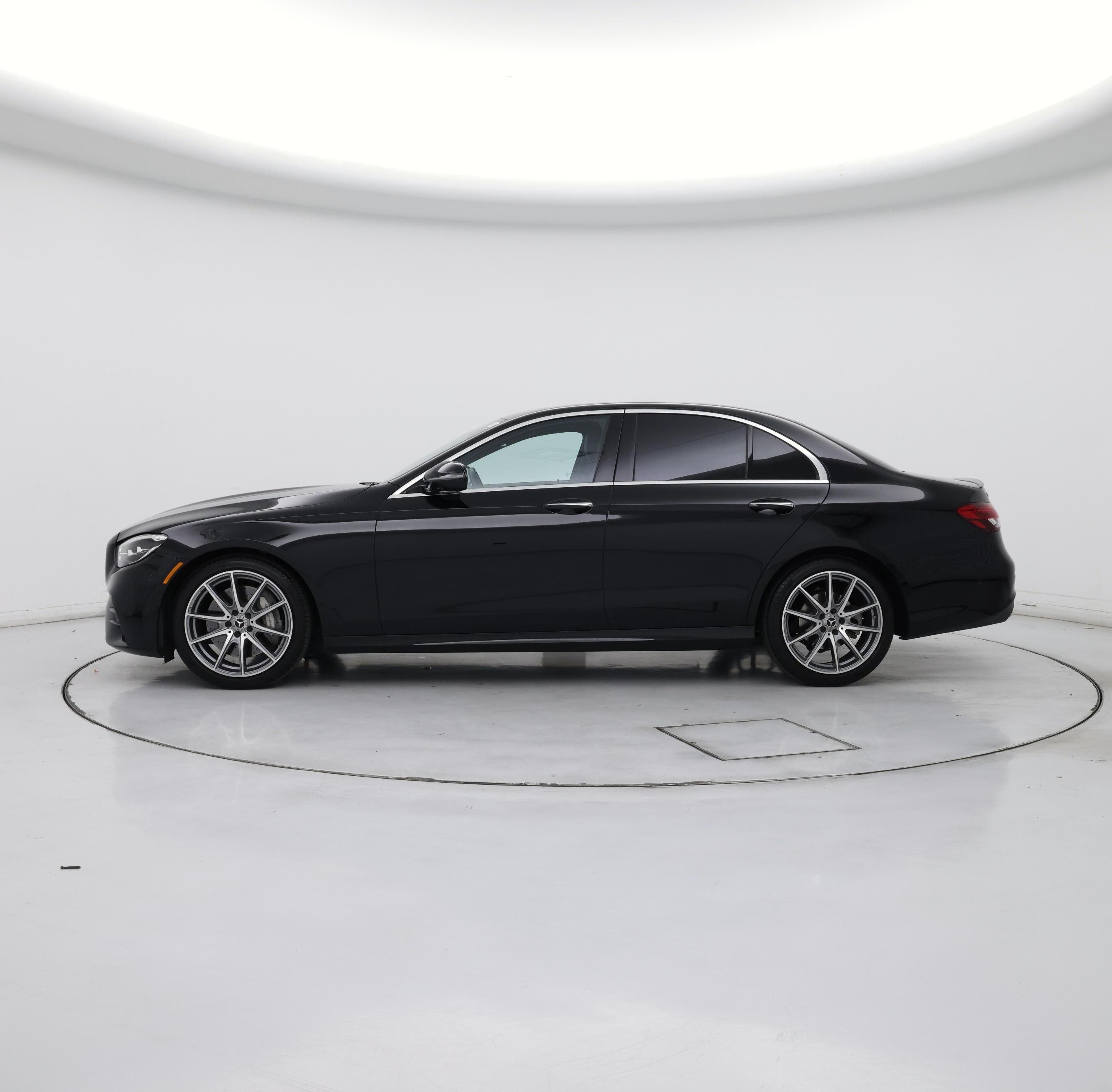 Thumbnail: 2022 Mercedes-Benz E-Class - 3