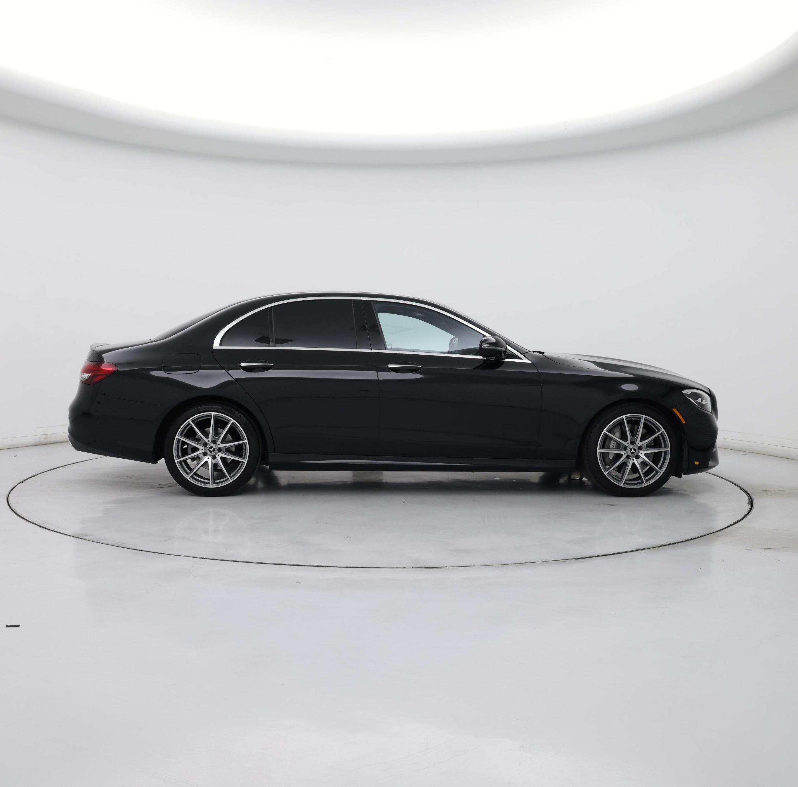 Thumbnail: 2022 Mercedes-Benz E-Class - 7