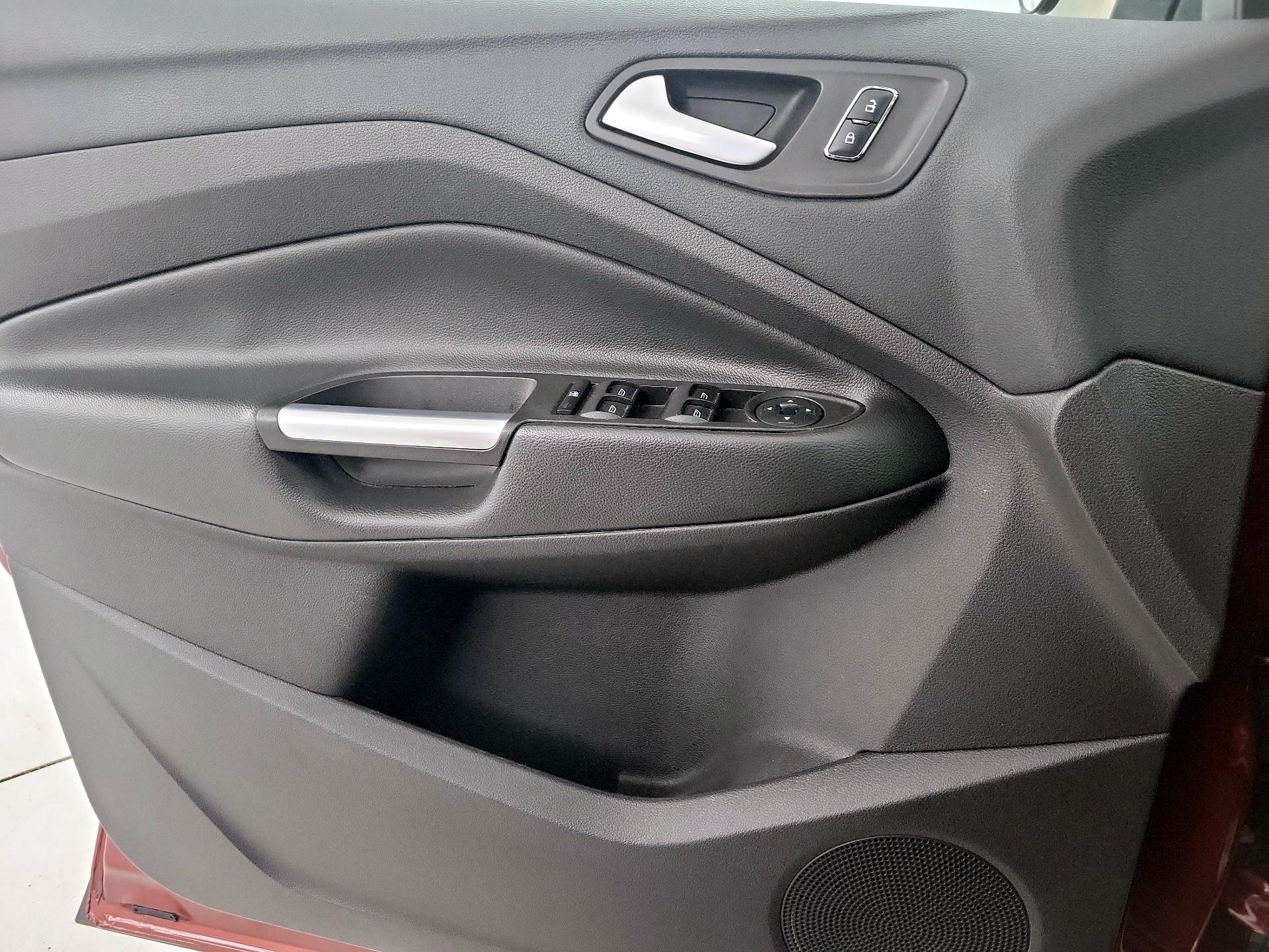 Thumbnail: 2016 Ford Escape - 12