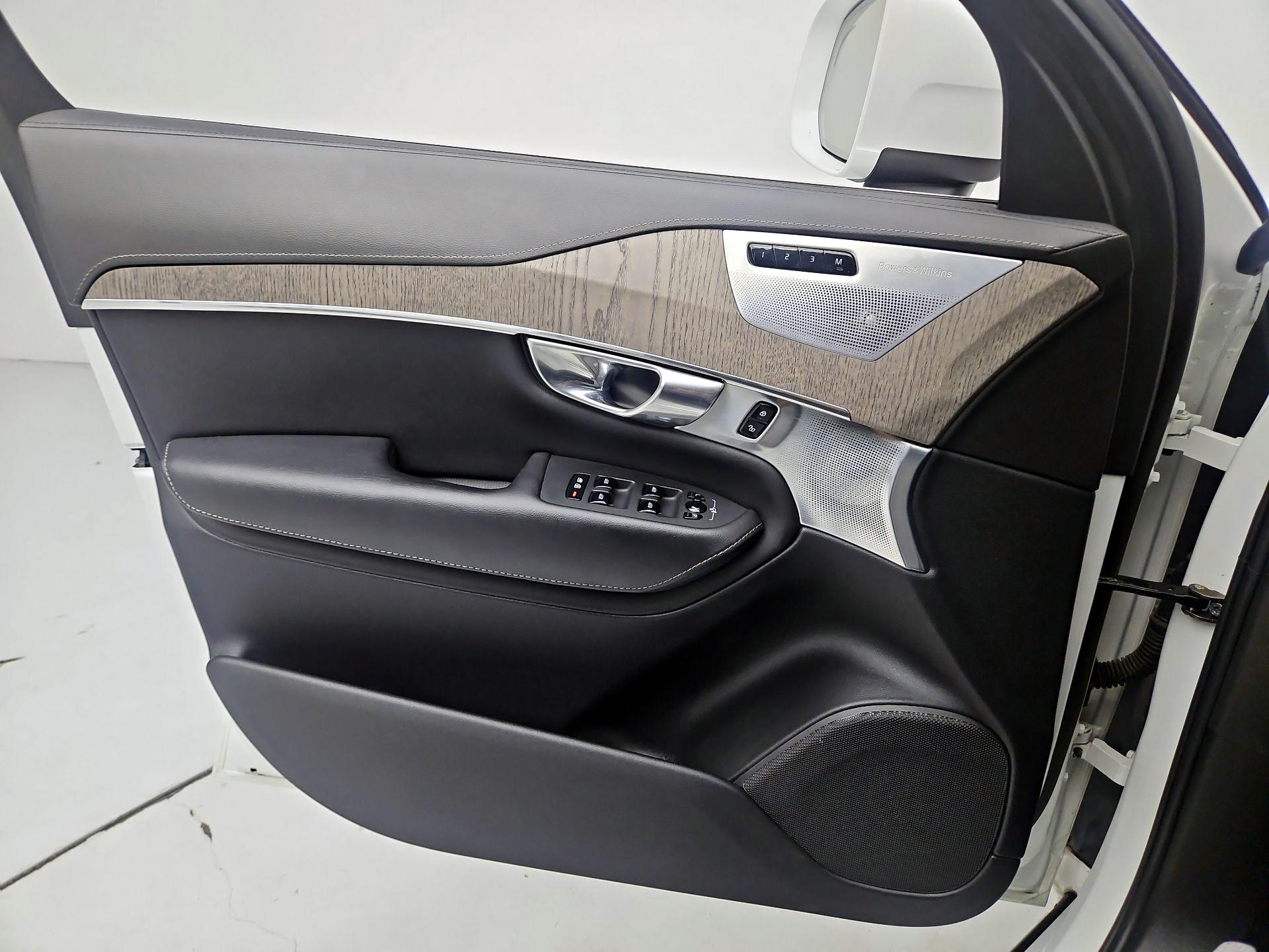 Thumbnail: 2022 Volvo XC90 - 12