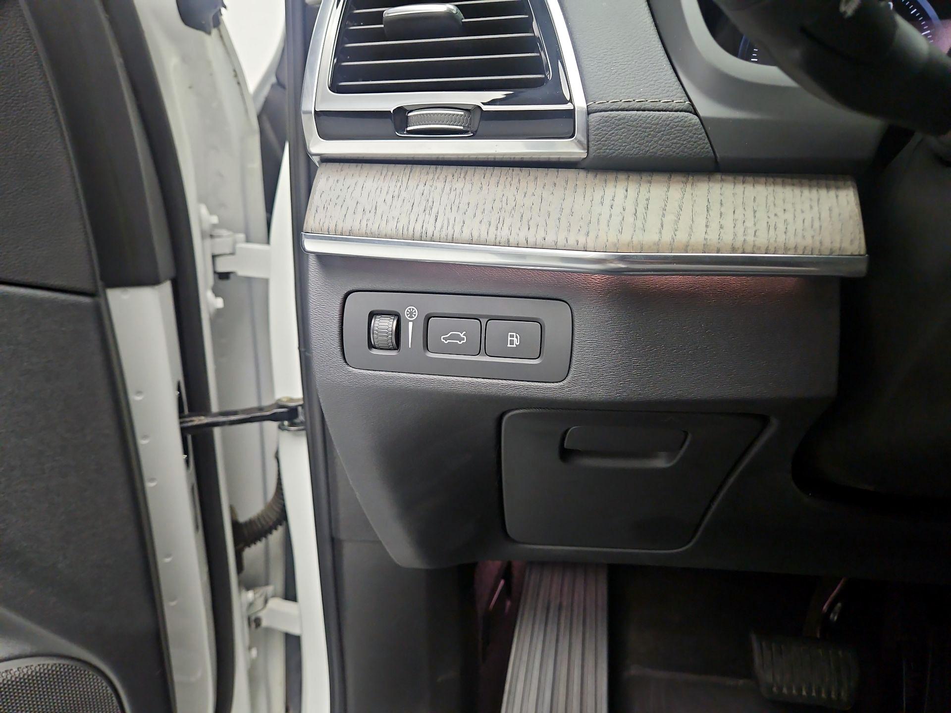 Thumbnail: 2022 Volvo XC90 - 13