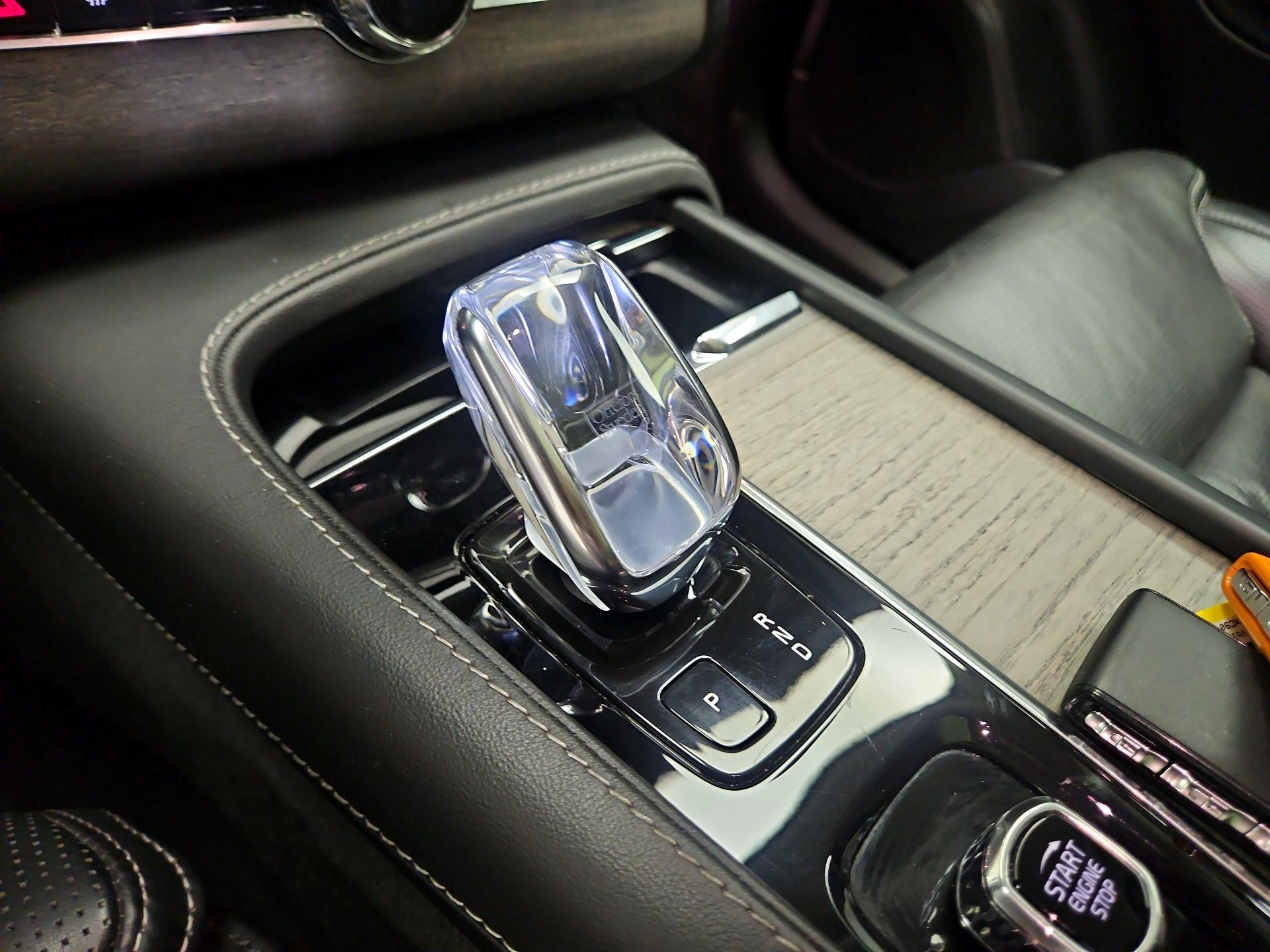 Thumbnail: 2022 Volvo XC90 - 17