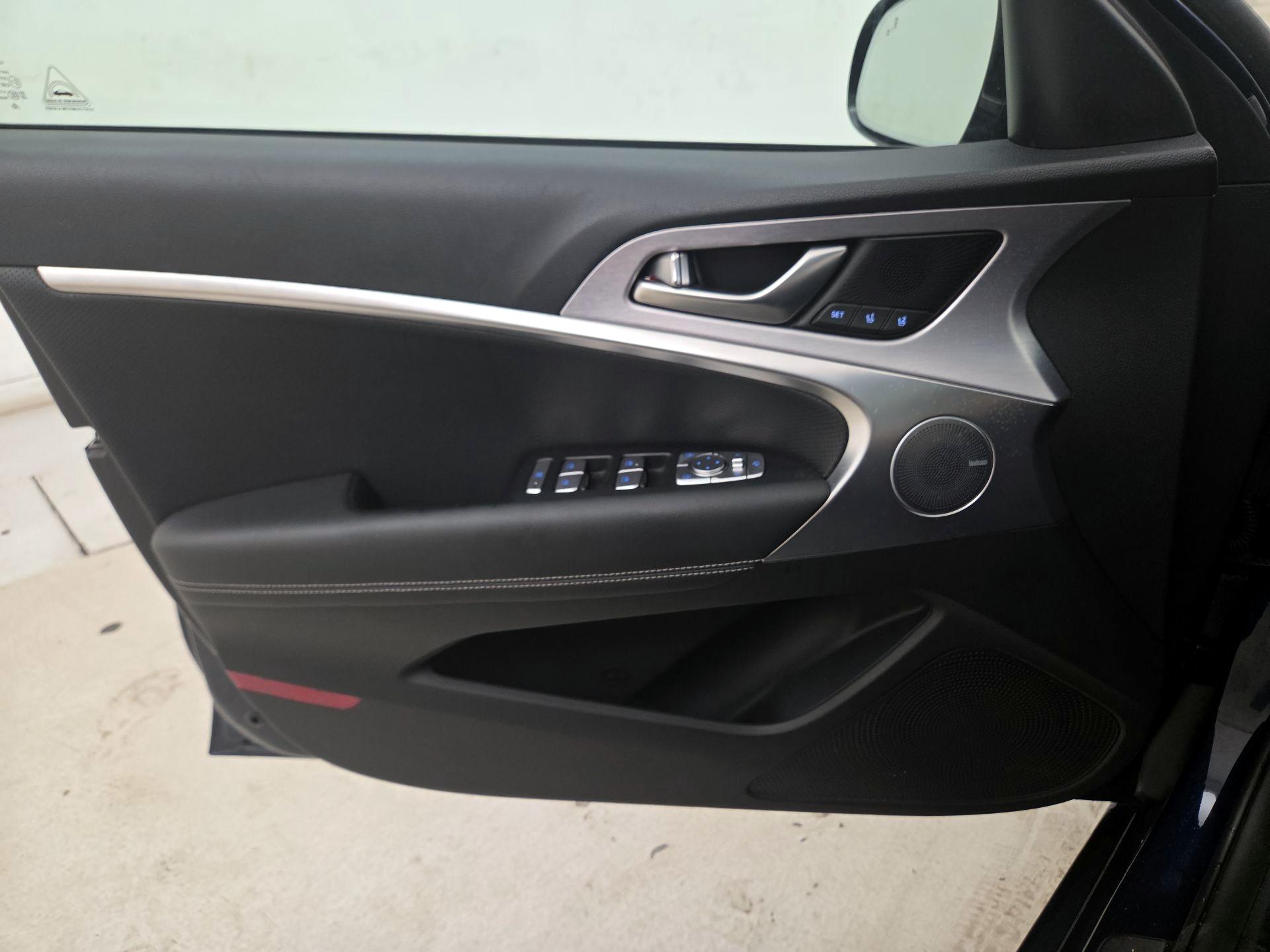 Thumbnail: 2021 Genesis G70 - 12