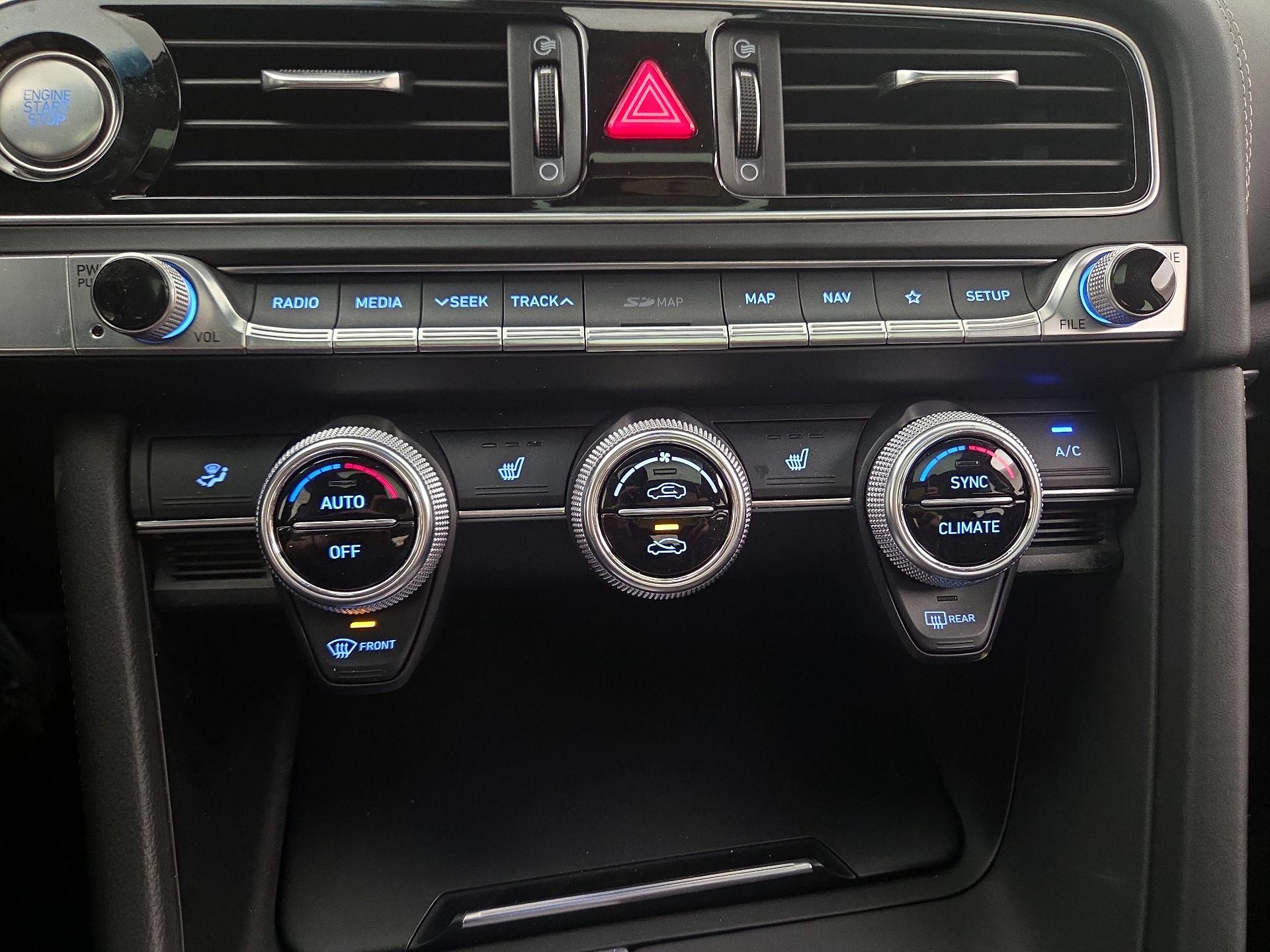 Thumbnail: 2021 Genesis G70 - 17