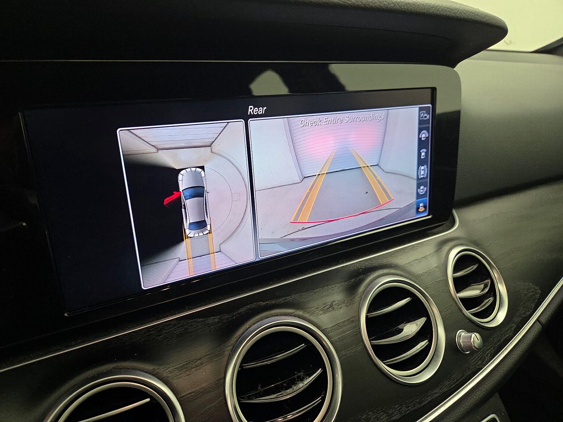 Thumbnail: 2019 Mercedes-Benz E-Class - 15