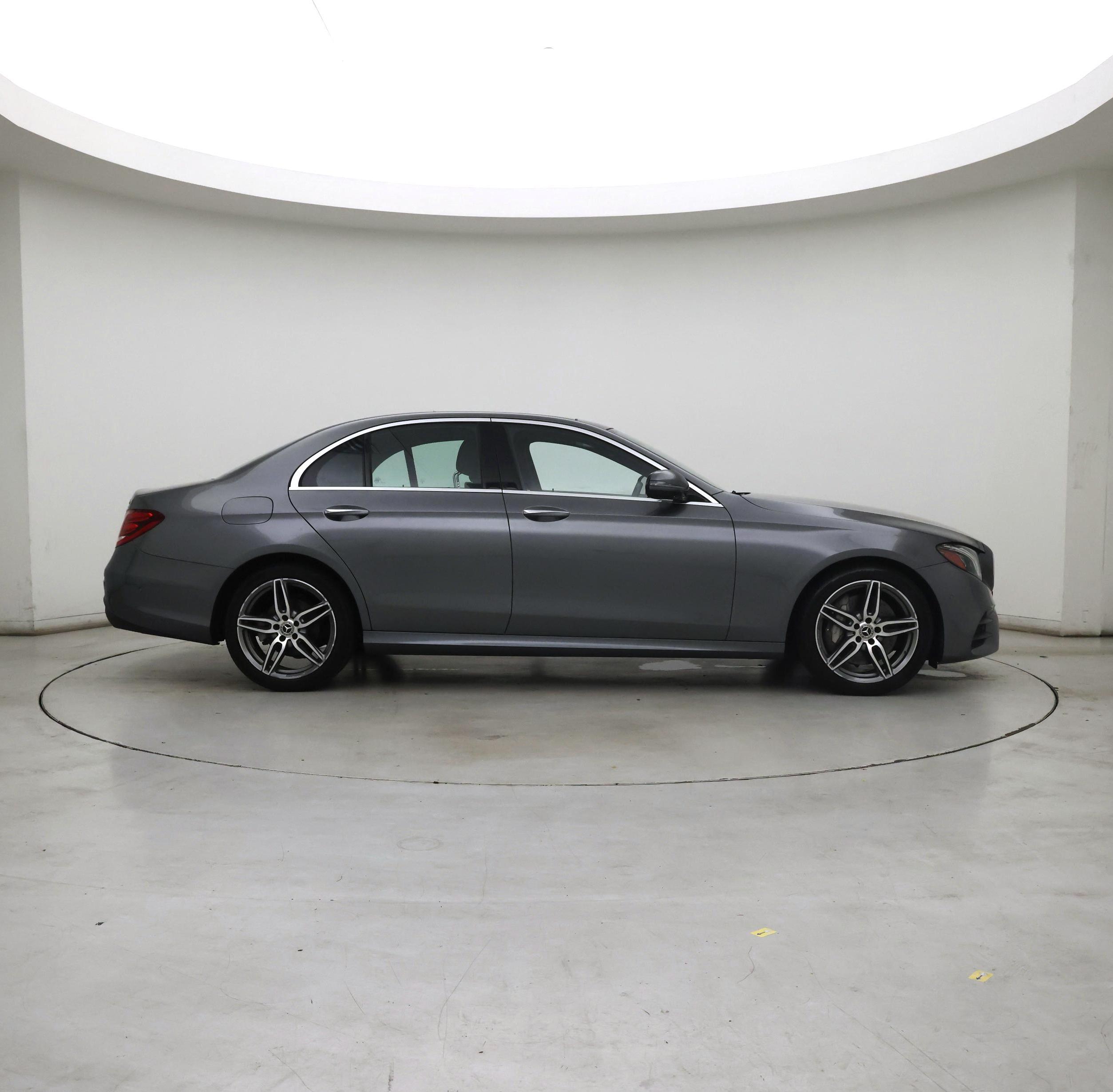 Thumbnail: 2019 Mercedes-Benz E-Class - 7