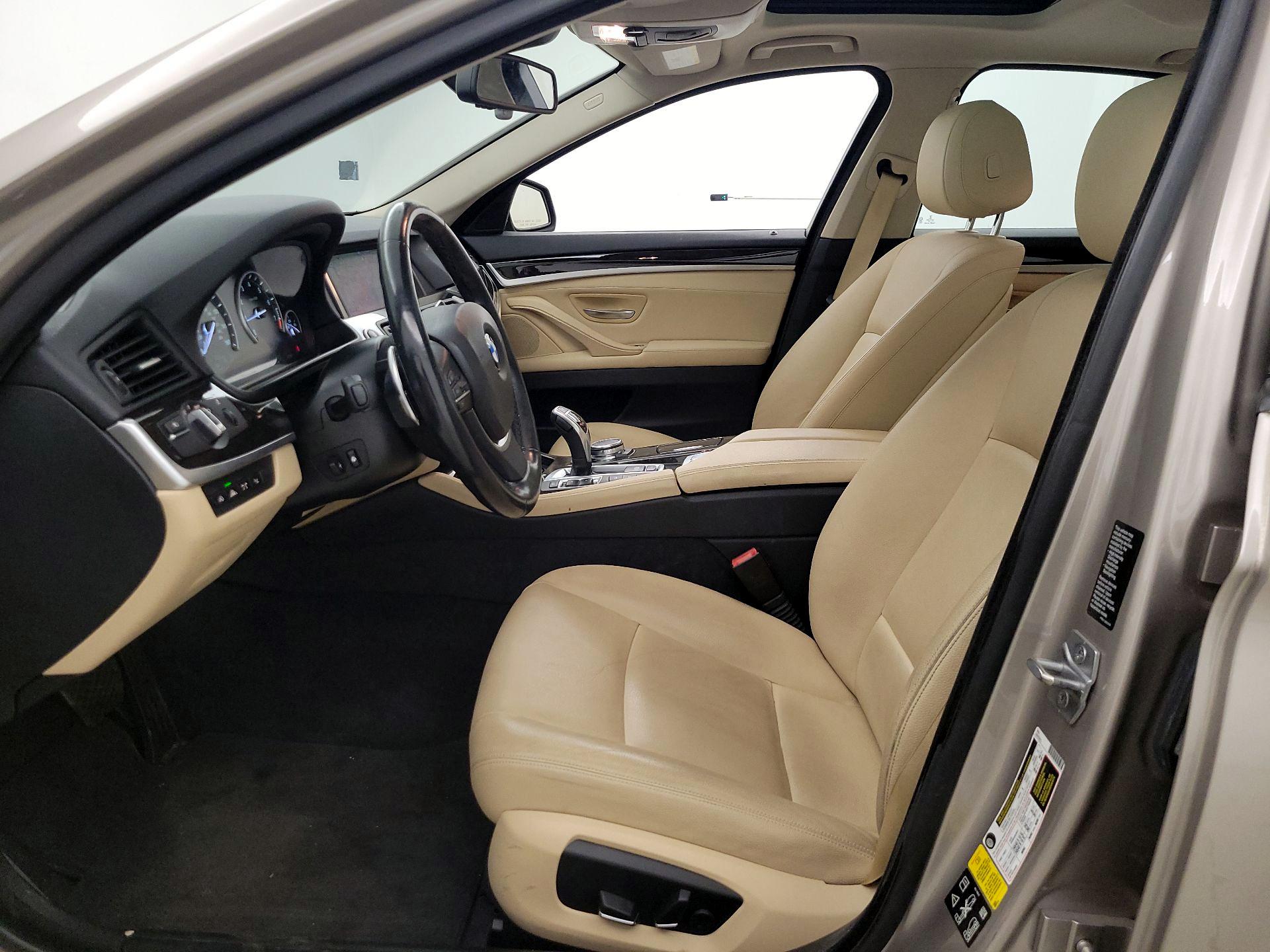 Thumbnail: 2016 BMW 5 Series - 11