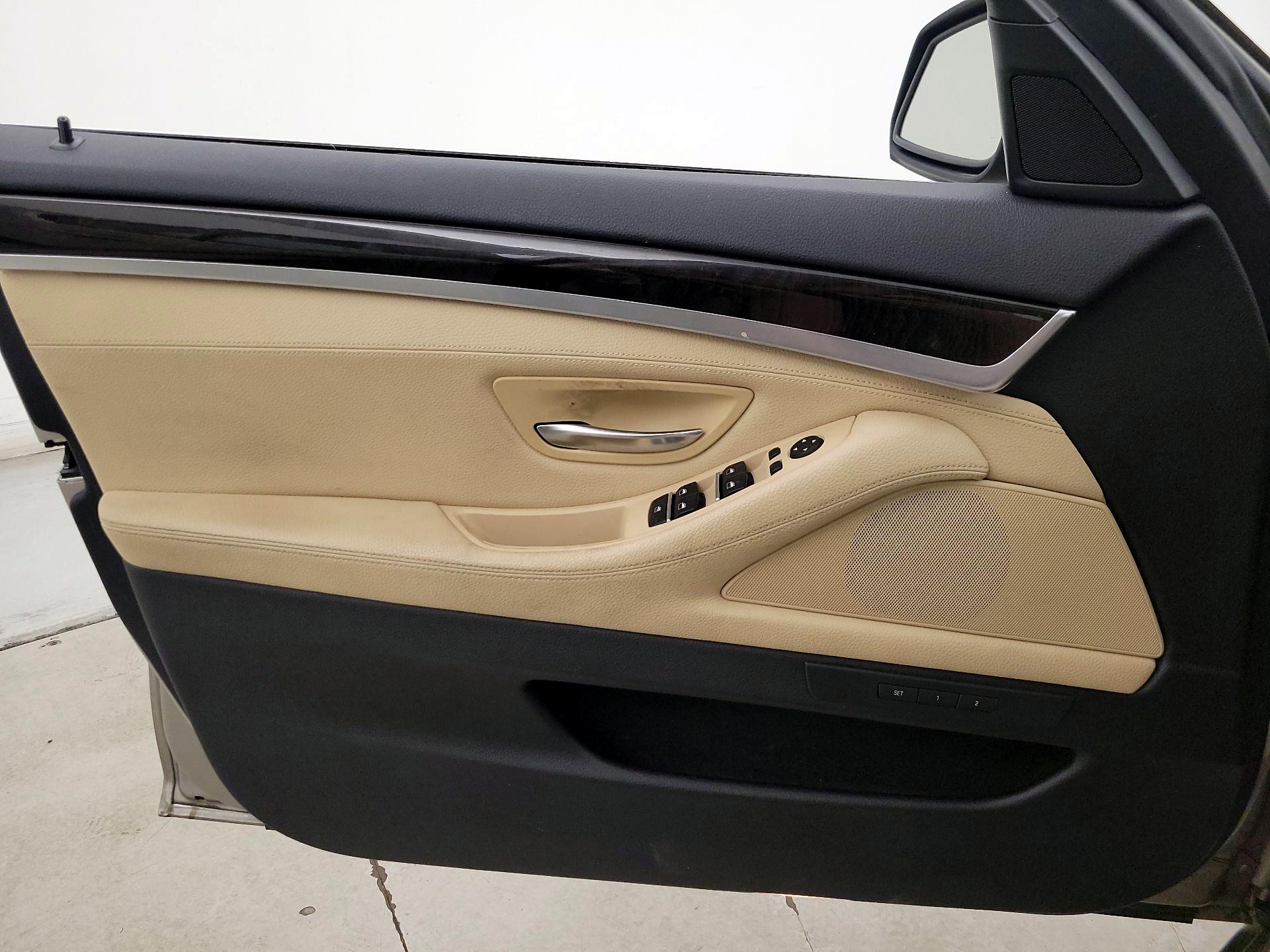 Thumbnail: 2016 BMW 5 Series - 12