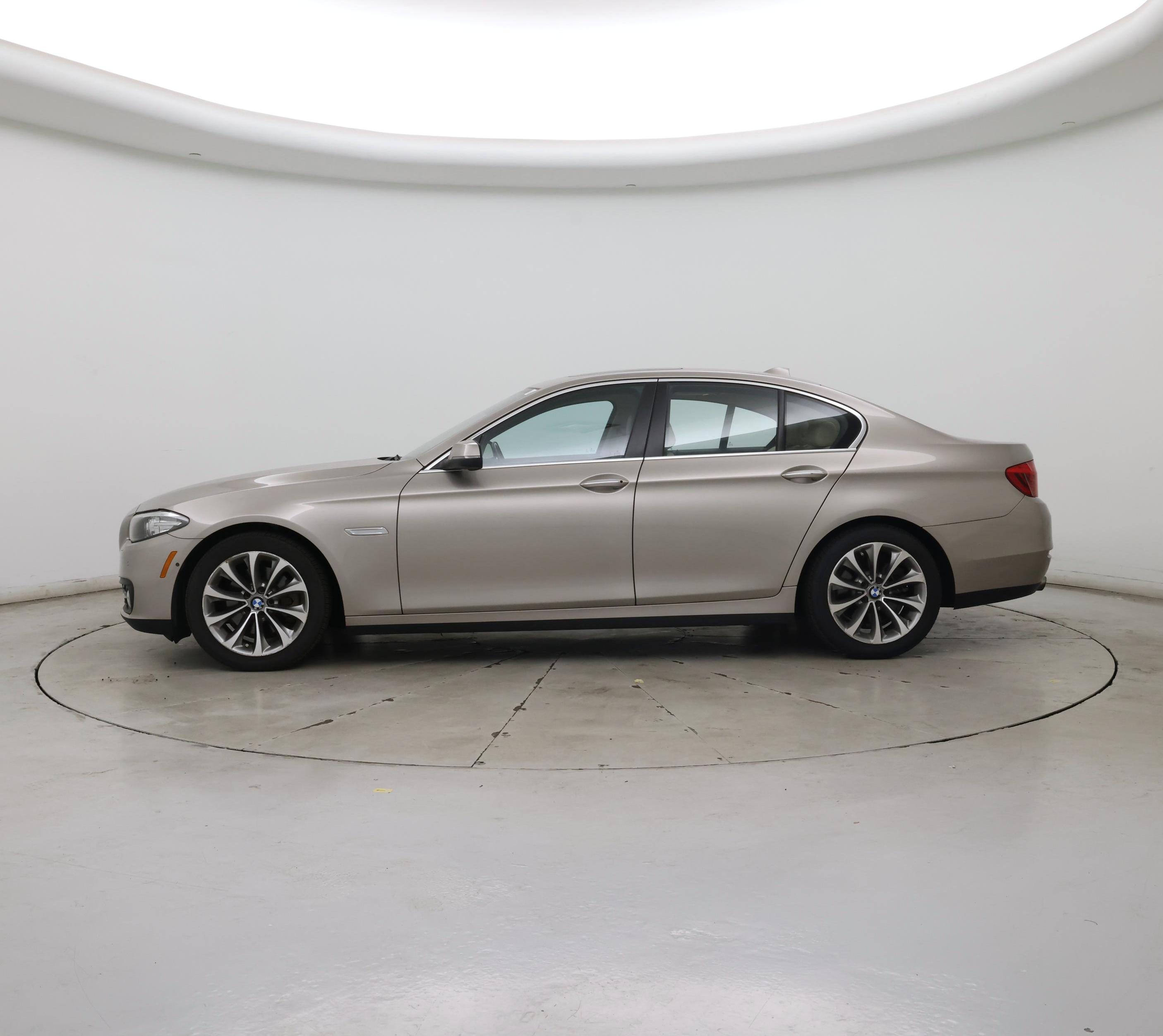 Thumbnail: 2016 BMW 5 Series - 3