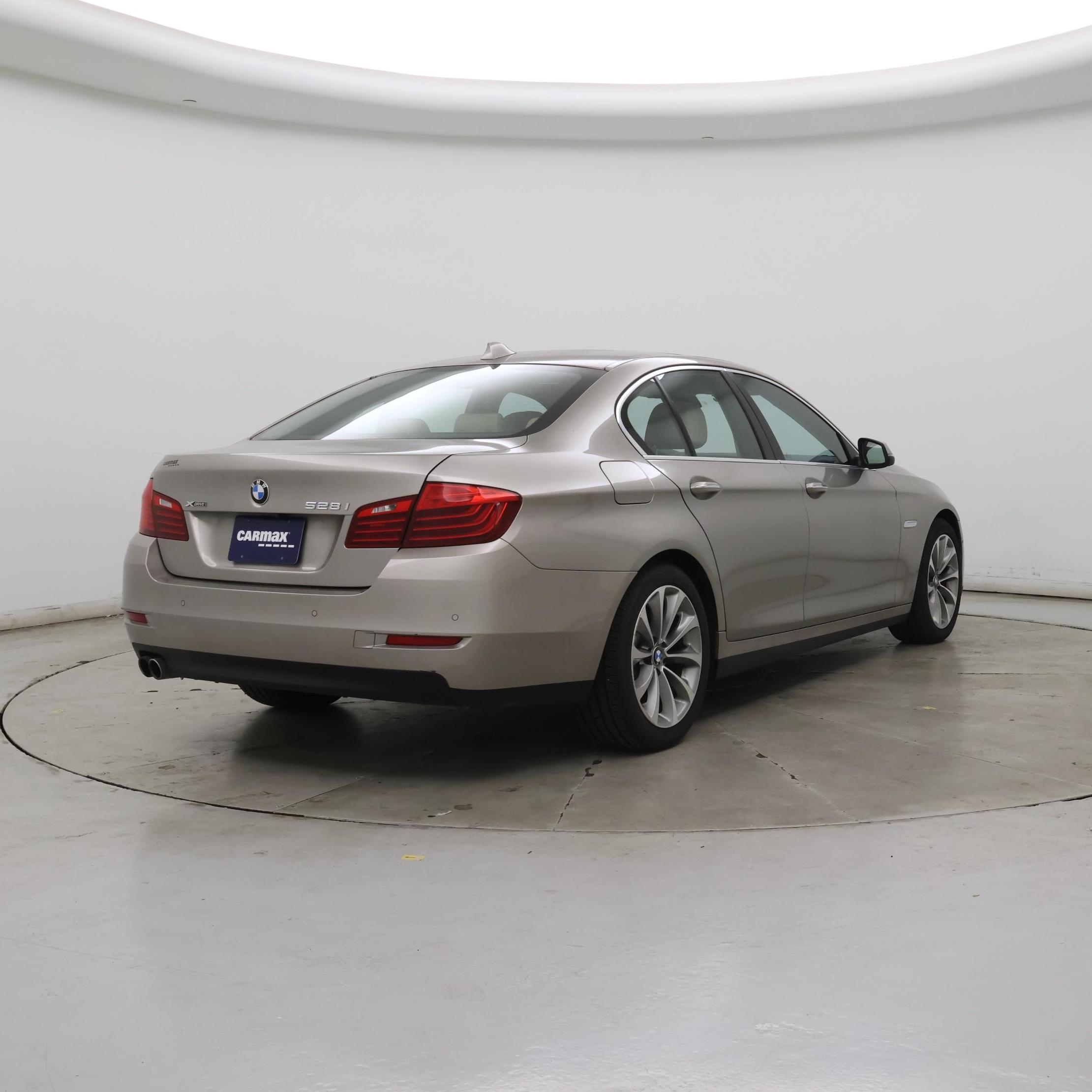 Thumbnail: 2016 BMW 5 Series - 8